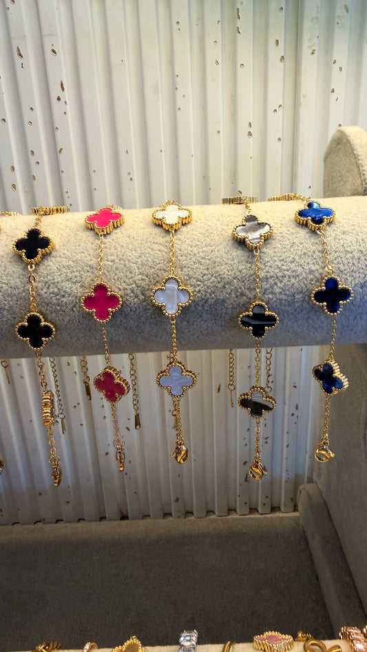 Viral Clover bracelet