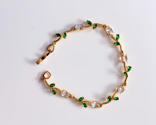 Green white tulip bracelet