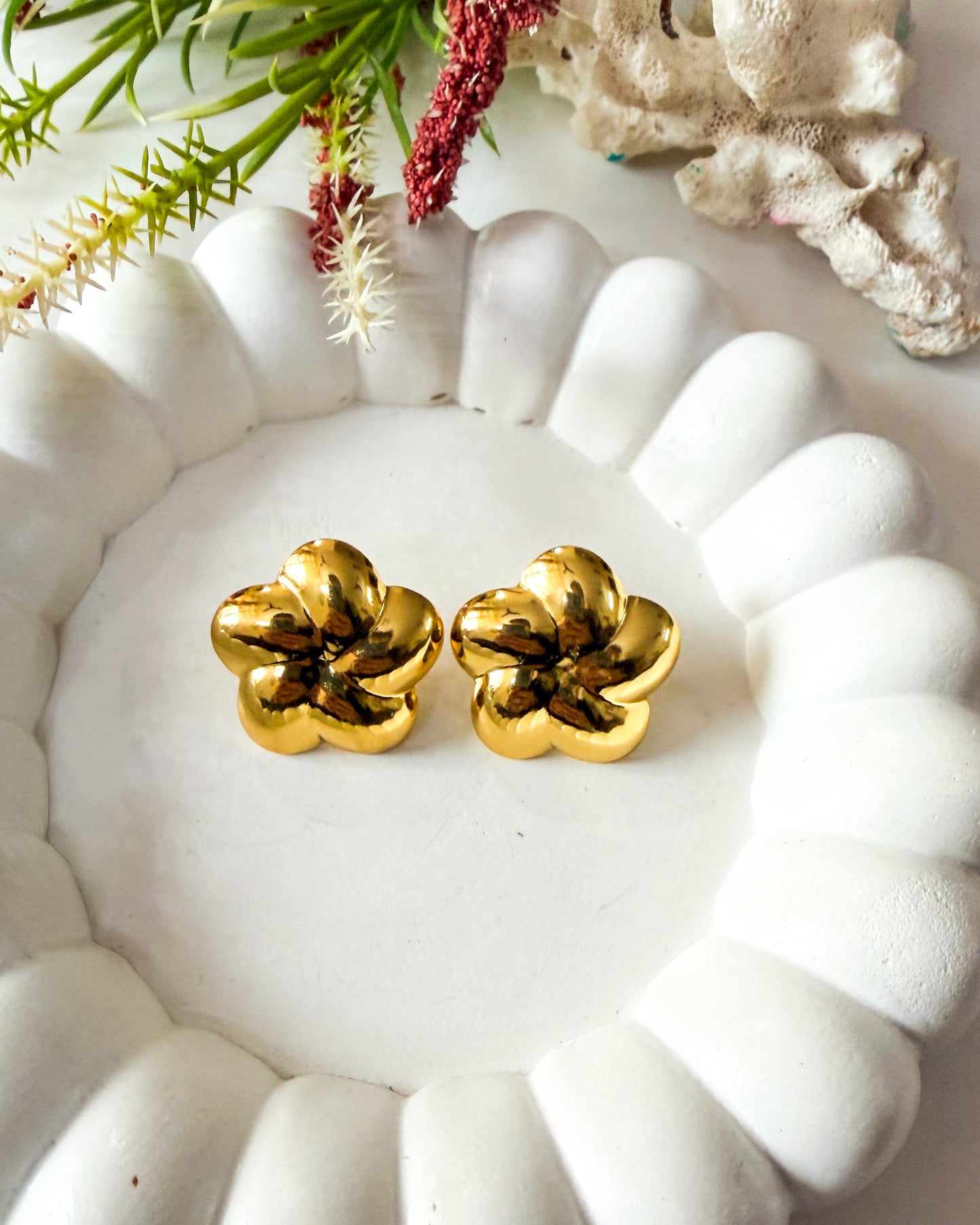 Puffed flower earring