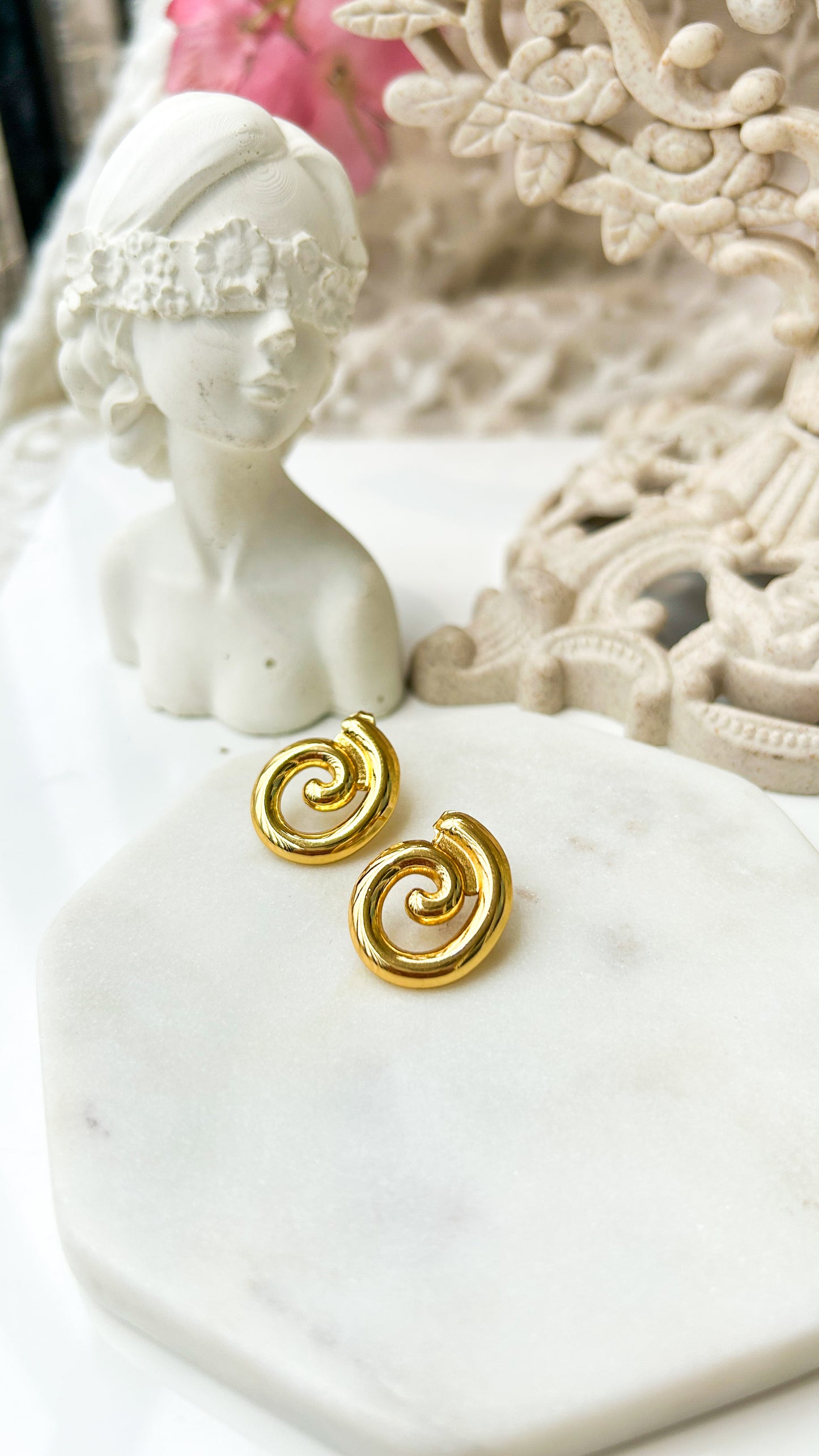 Spiral mini studs