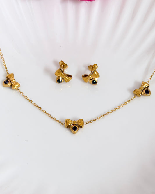Green stone bow necklace with studs