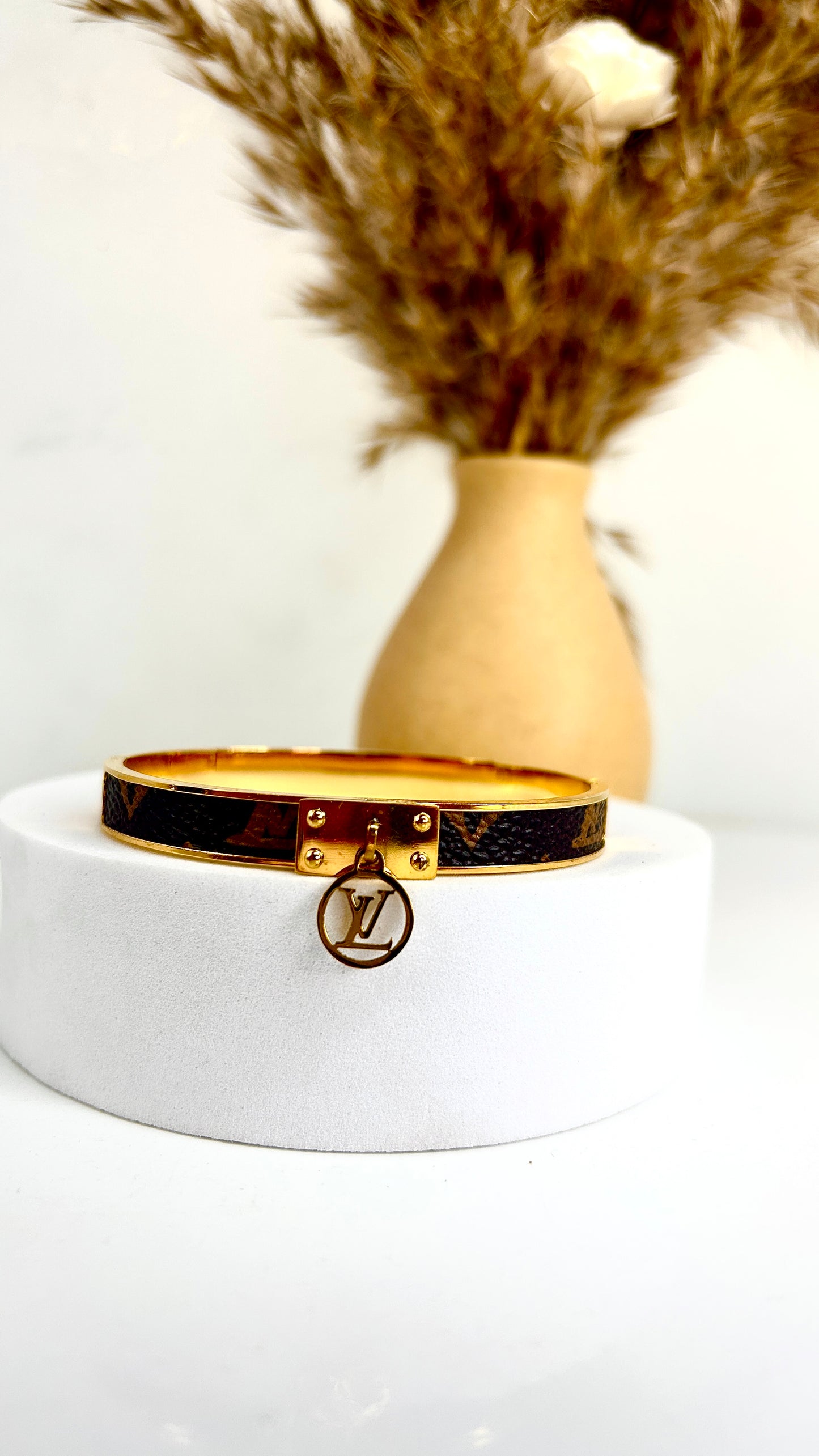 Leather touch LV men barcelet