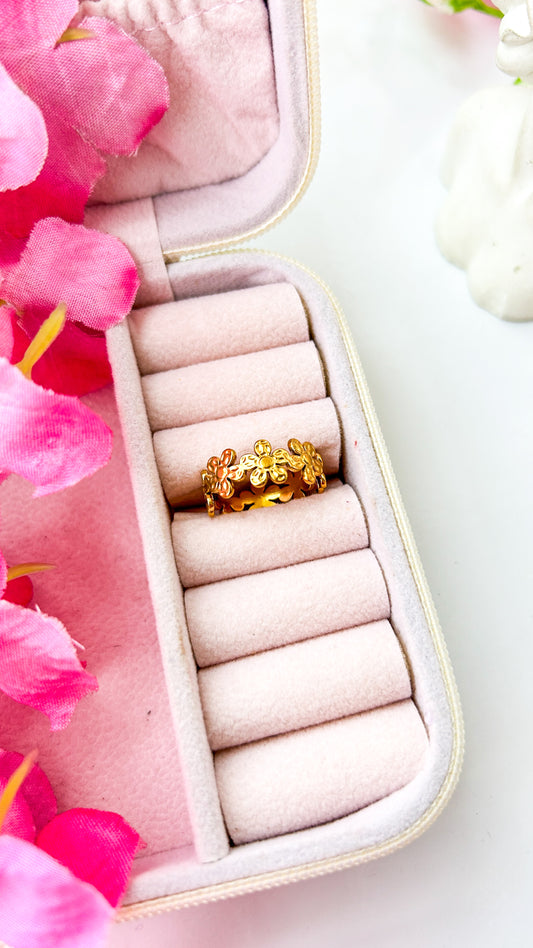 Mini adjustable floral ring
