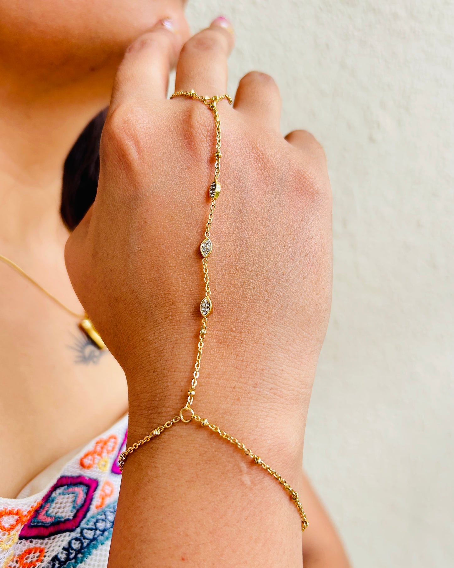 Dainty drop hand chain