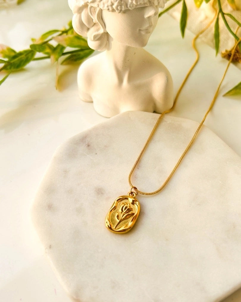 Vintage Rose Necklace - Anti Tarnish