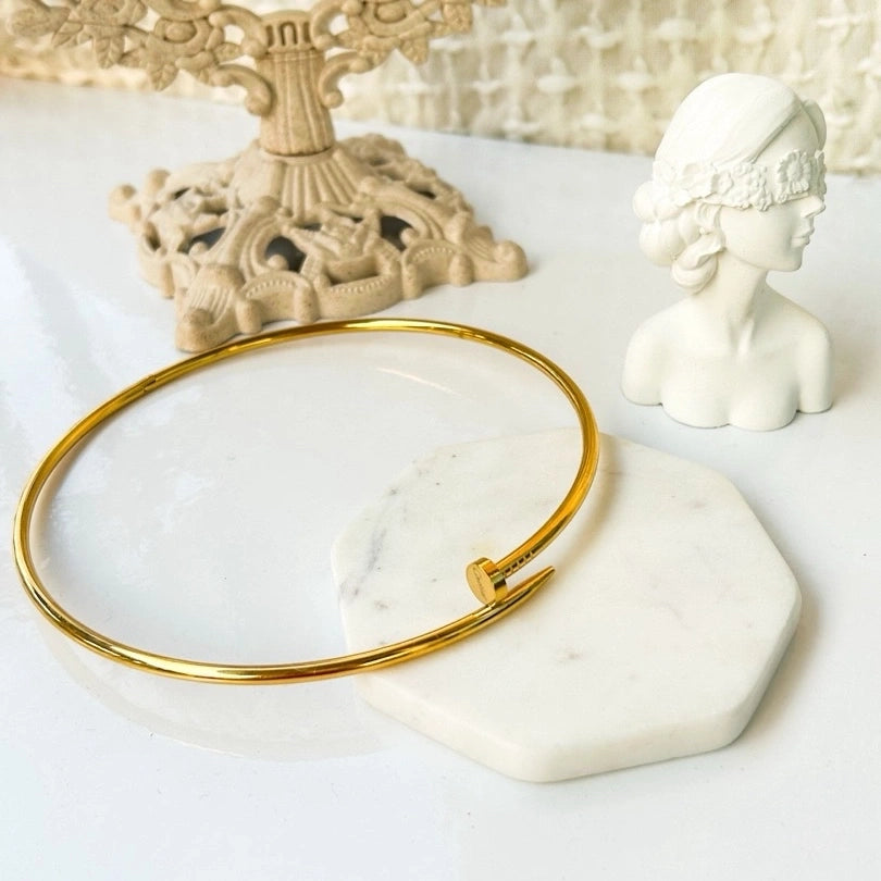 Nail choker anti tarnish