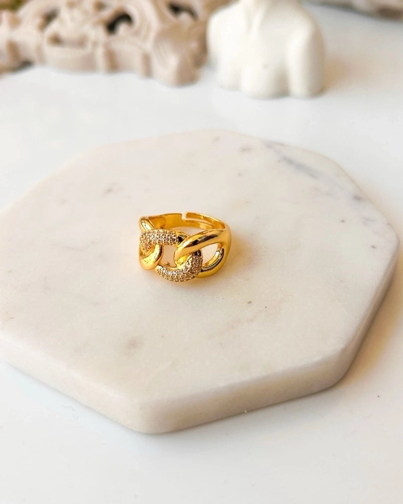 Anti tarnish link pattern adjustable ring