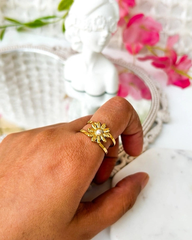 Delicate Floral Ring