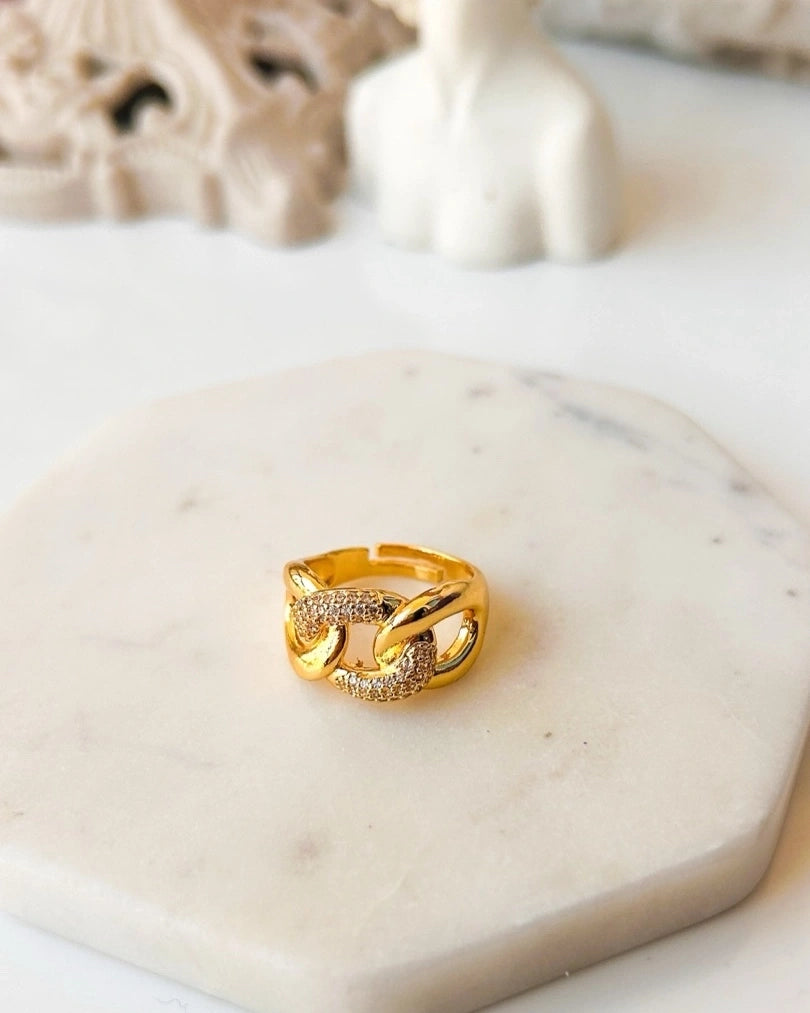 Anti tarnish link pattern adjustable ring