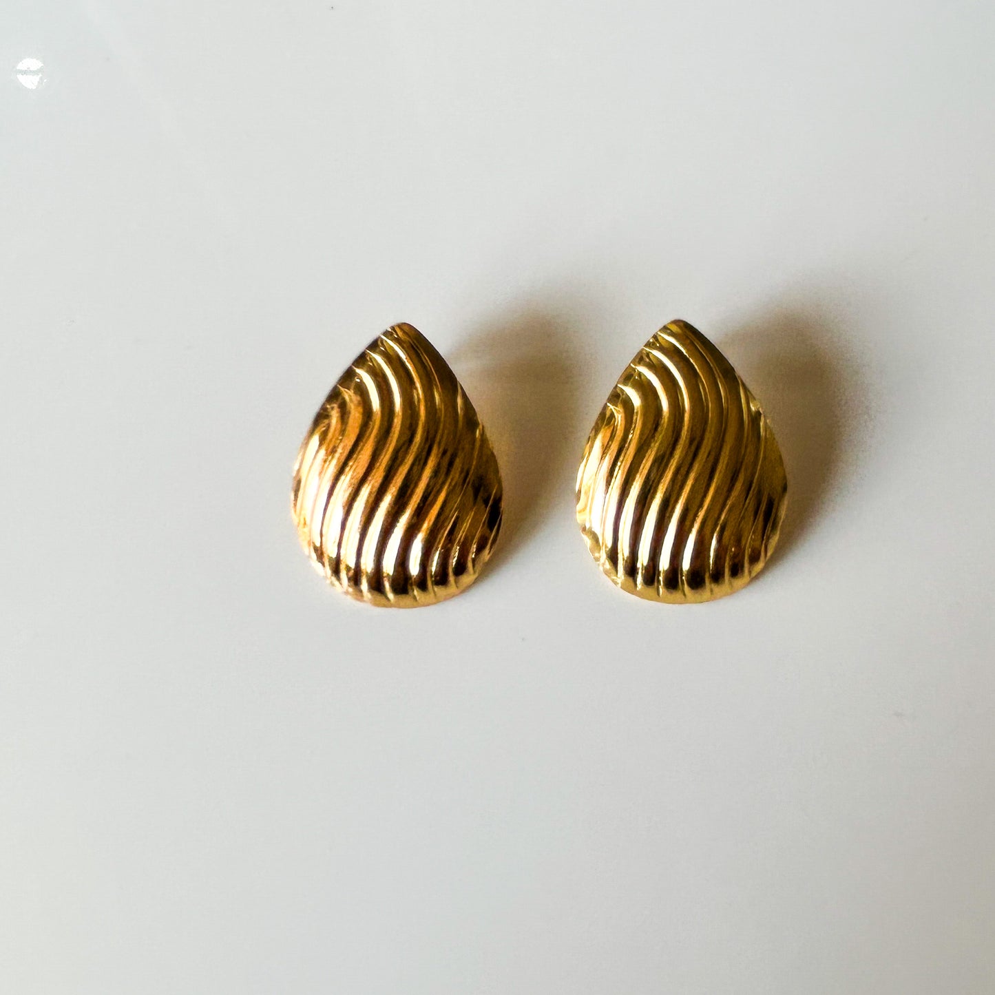 Spiral drop earring
