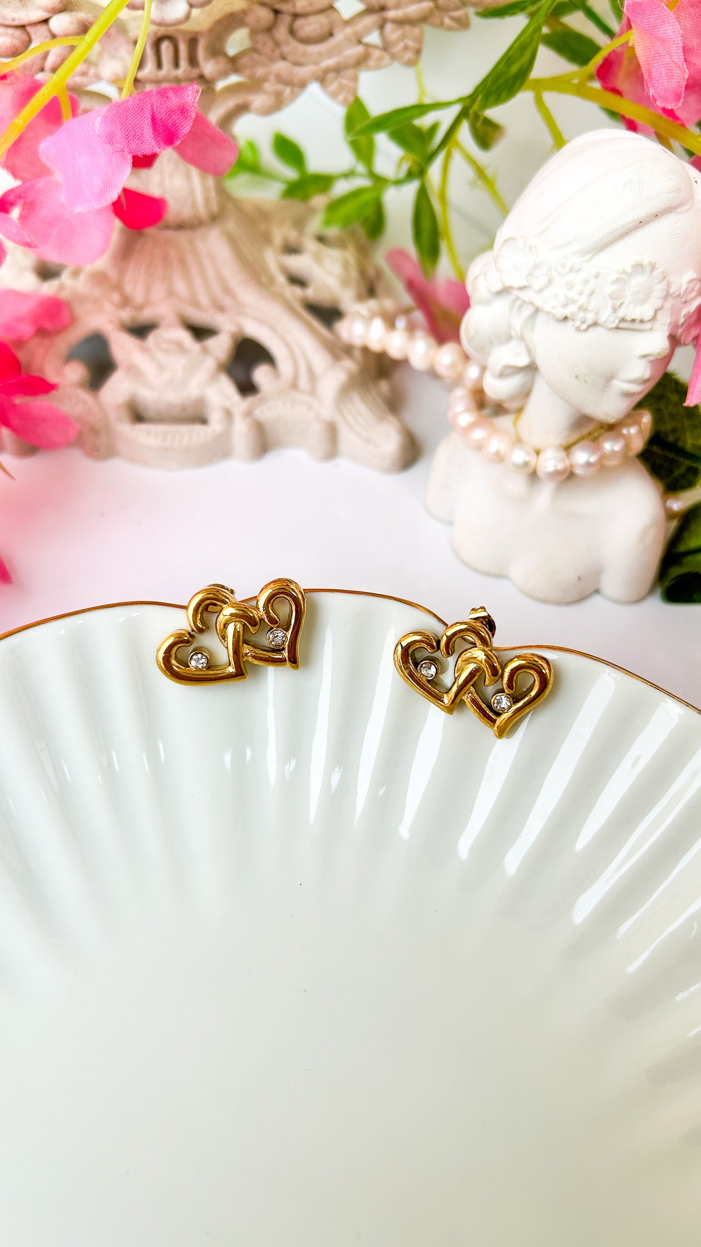 Dual heart studs