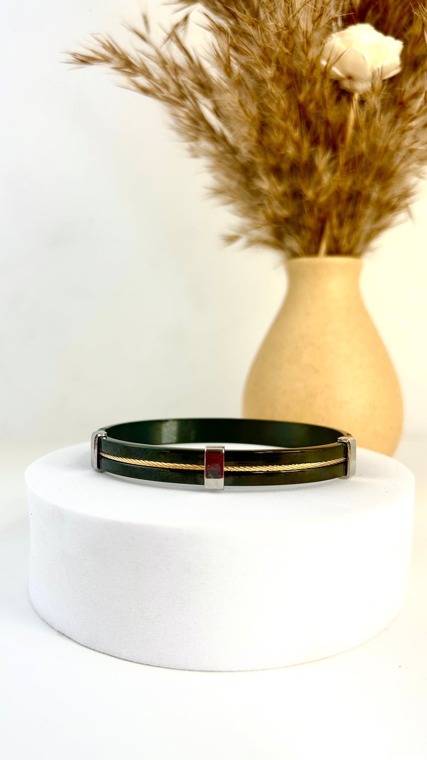 Black metal men bracelet
