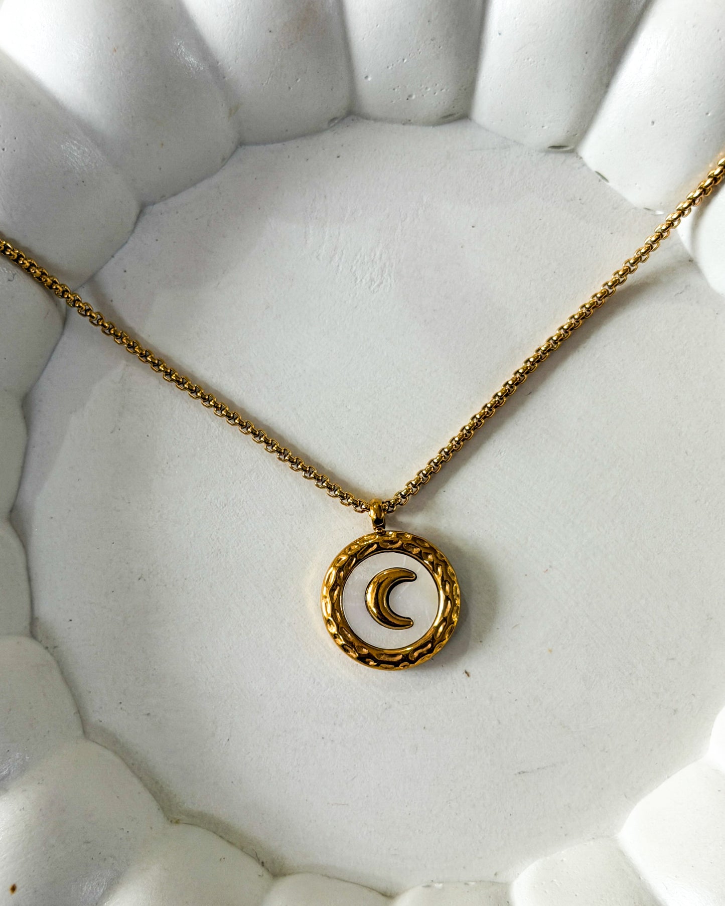 Solid moon necklace