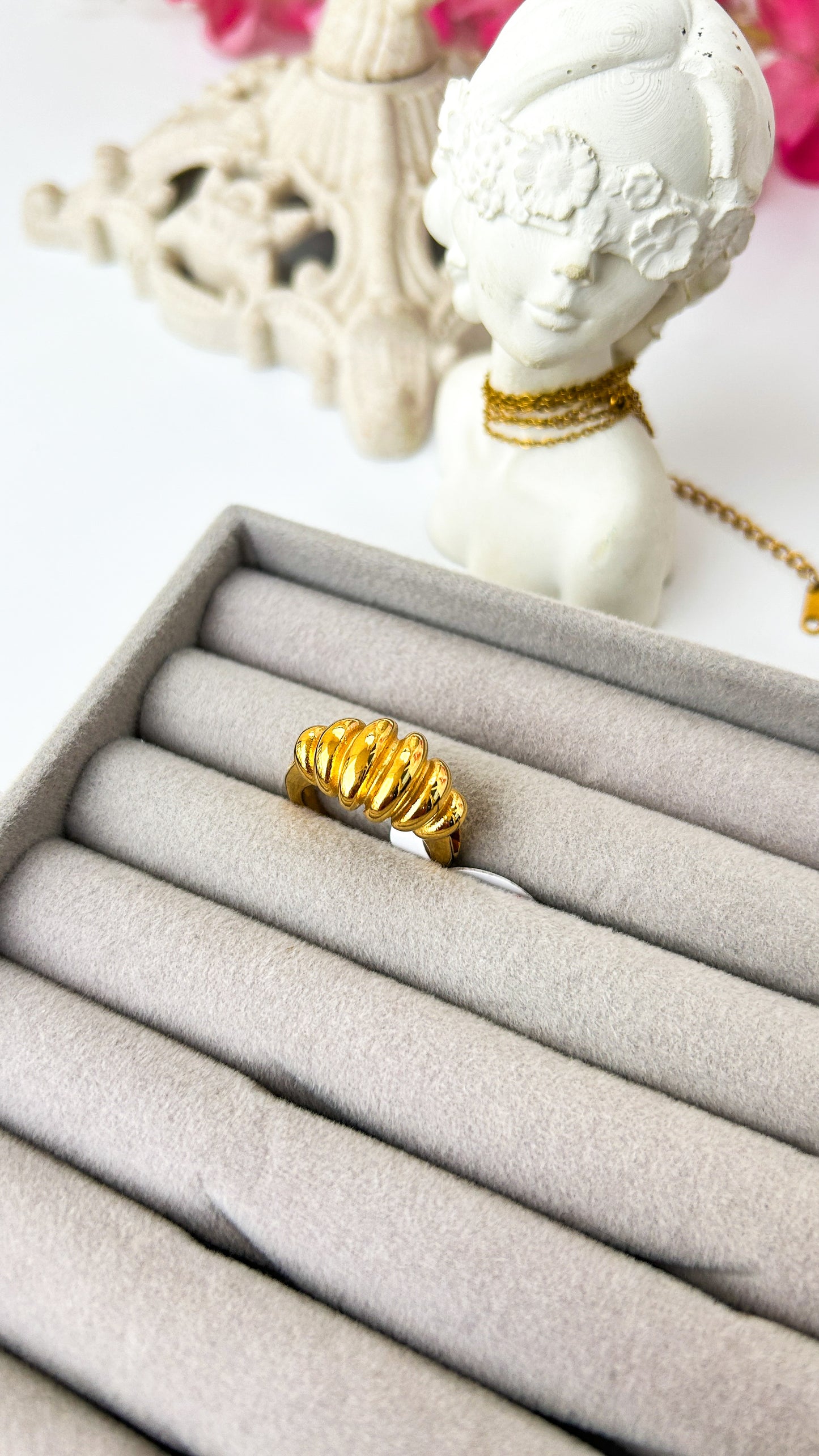 Solid Half croissant ring