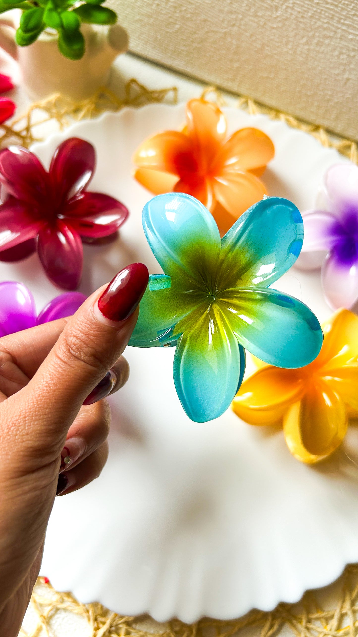 Big floral claw clips
