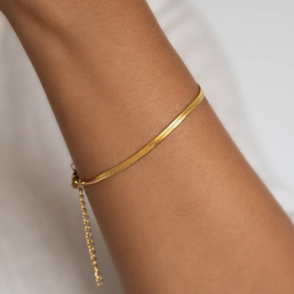 Gold snake chain bracelet