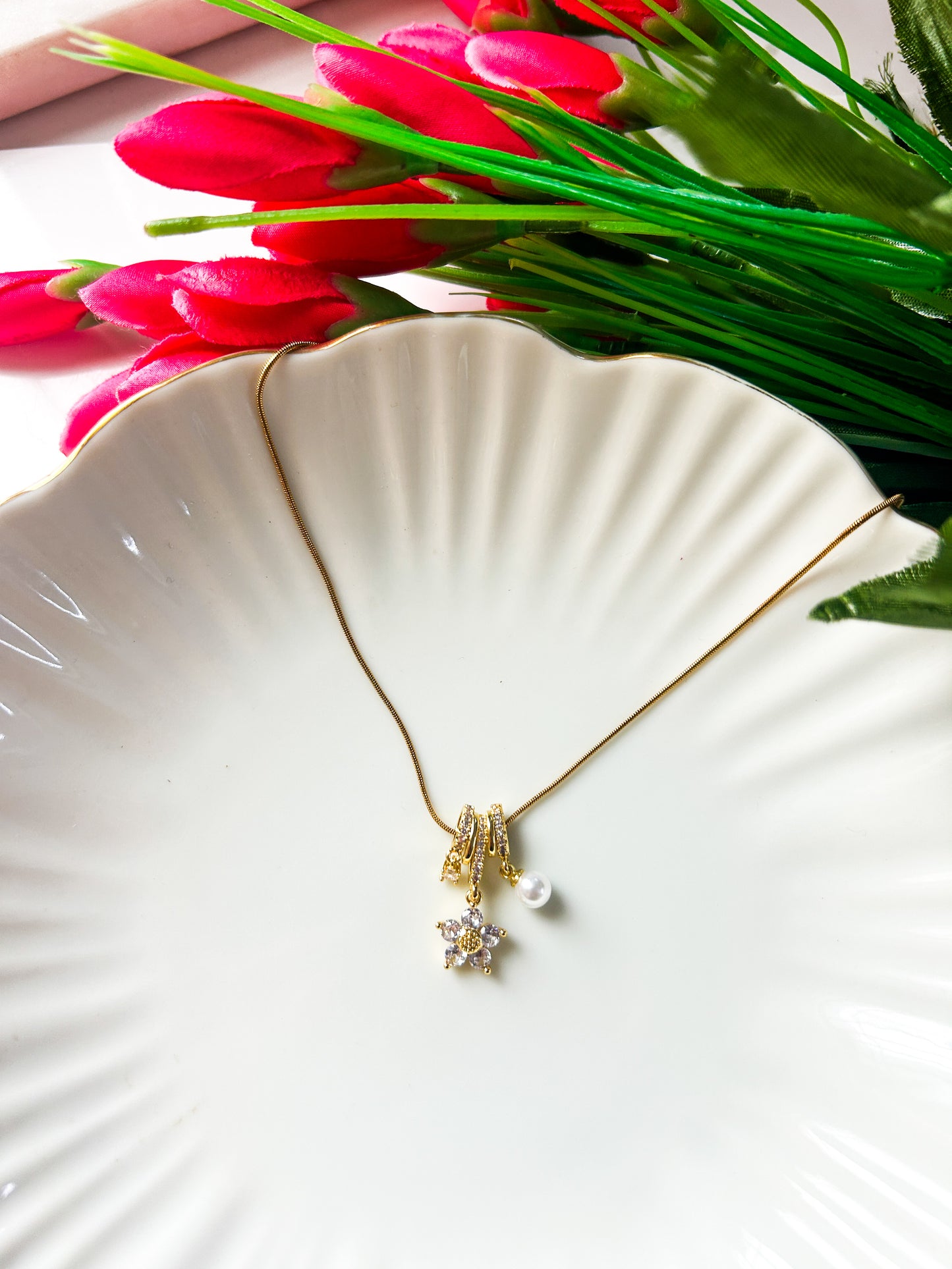 Flower charm ring necklace