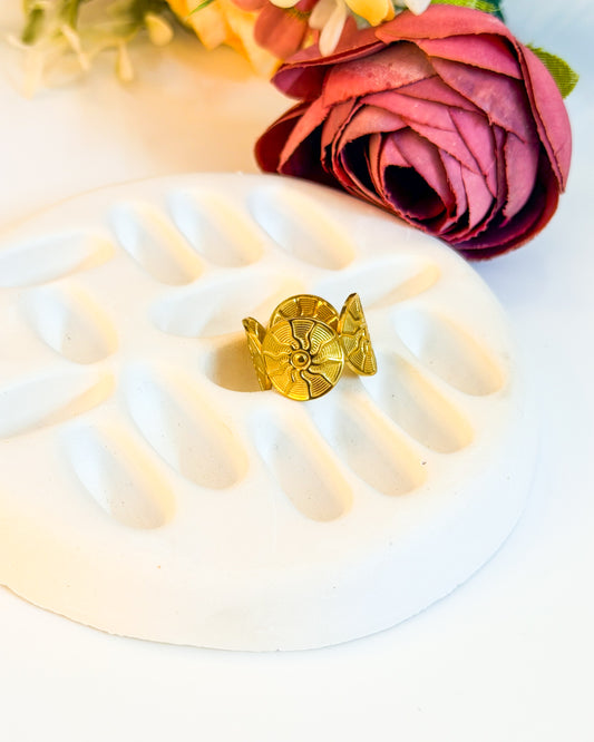 Sun wave adjustable ring