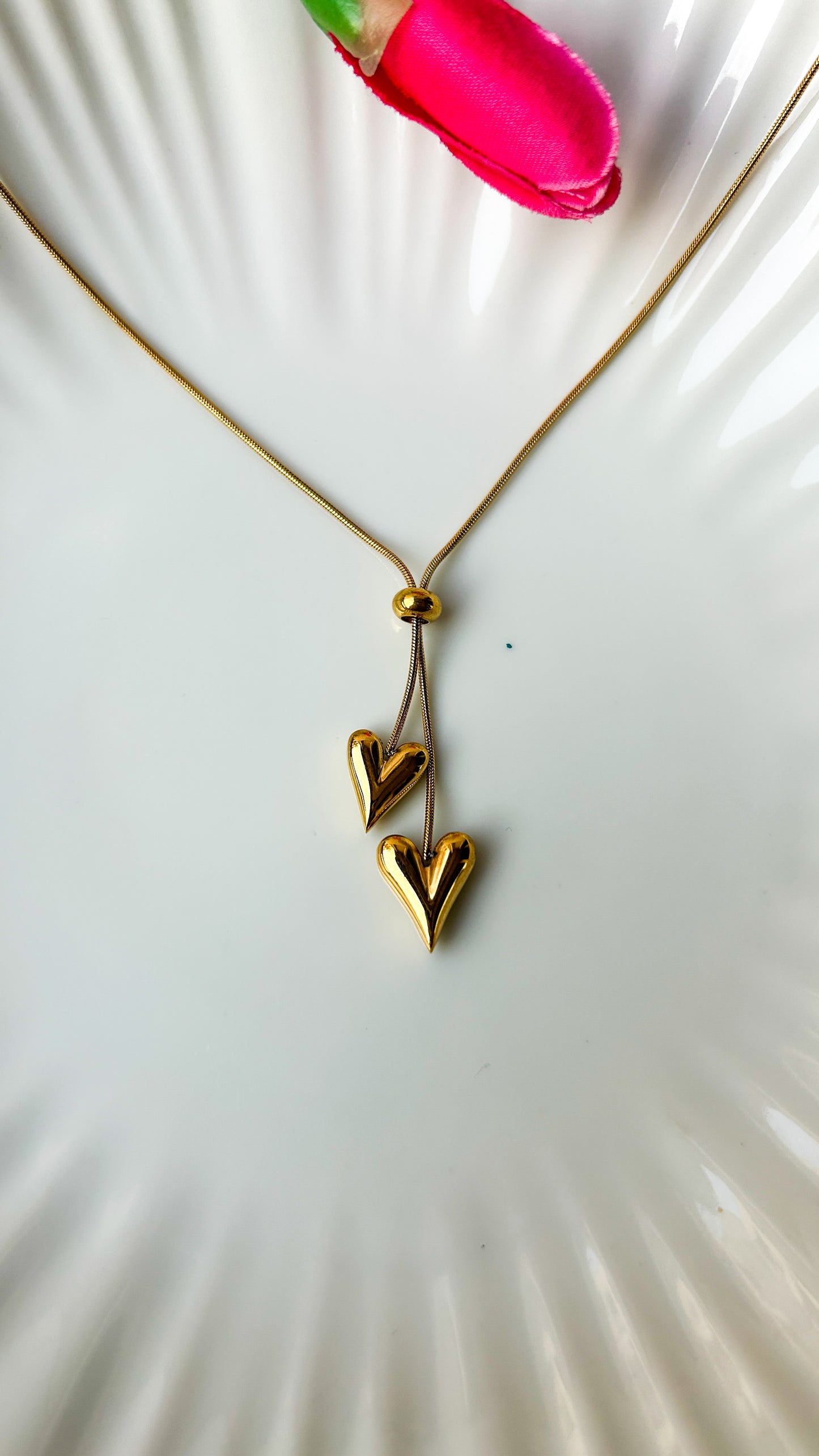 Adjustable hanging heart necklace