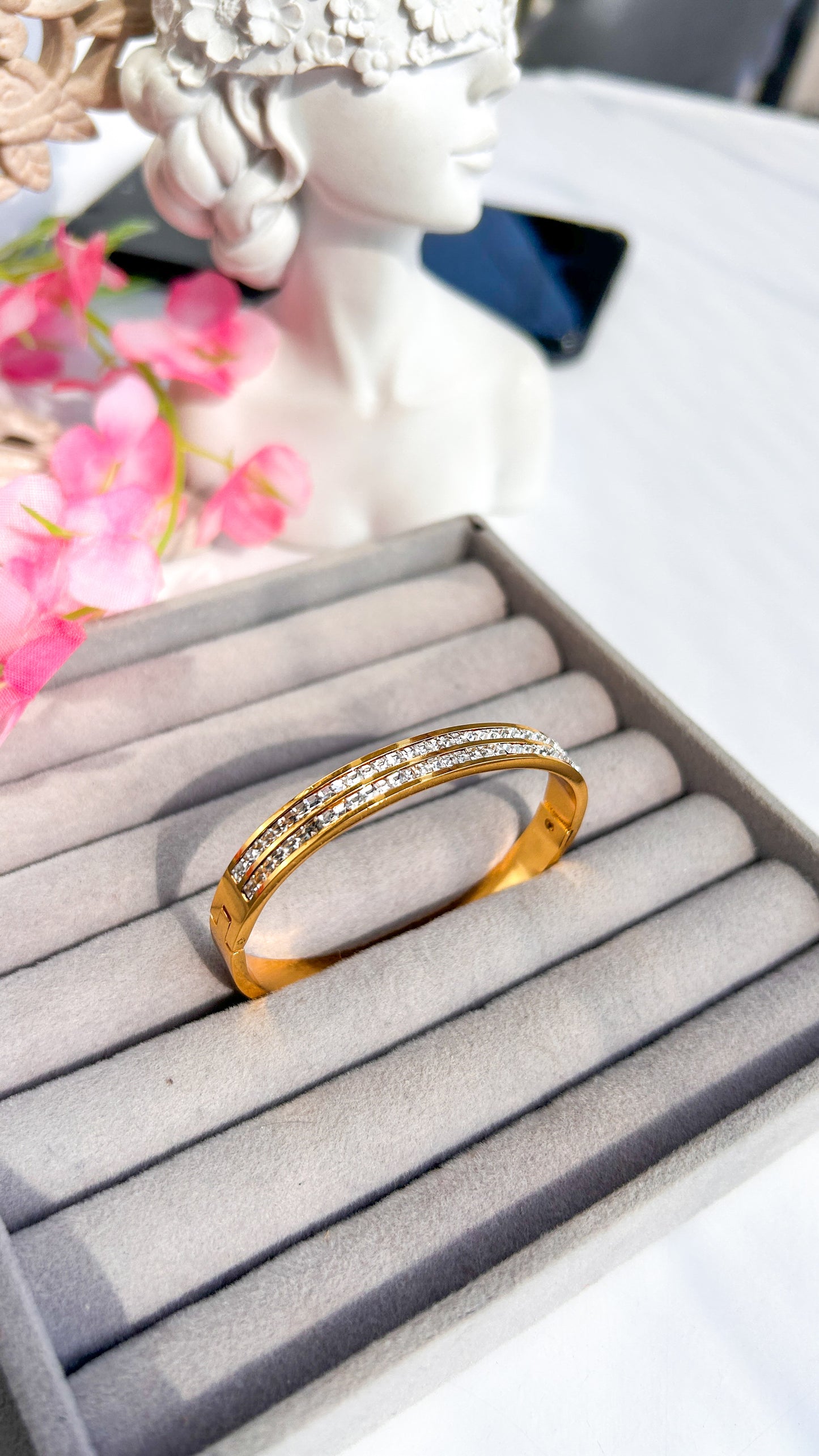 Studded Anti tarnish thin wrist / baby size bracelet