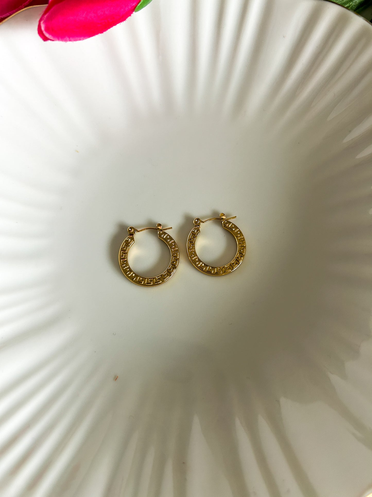 Geometric hoops