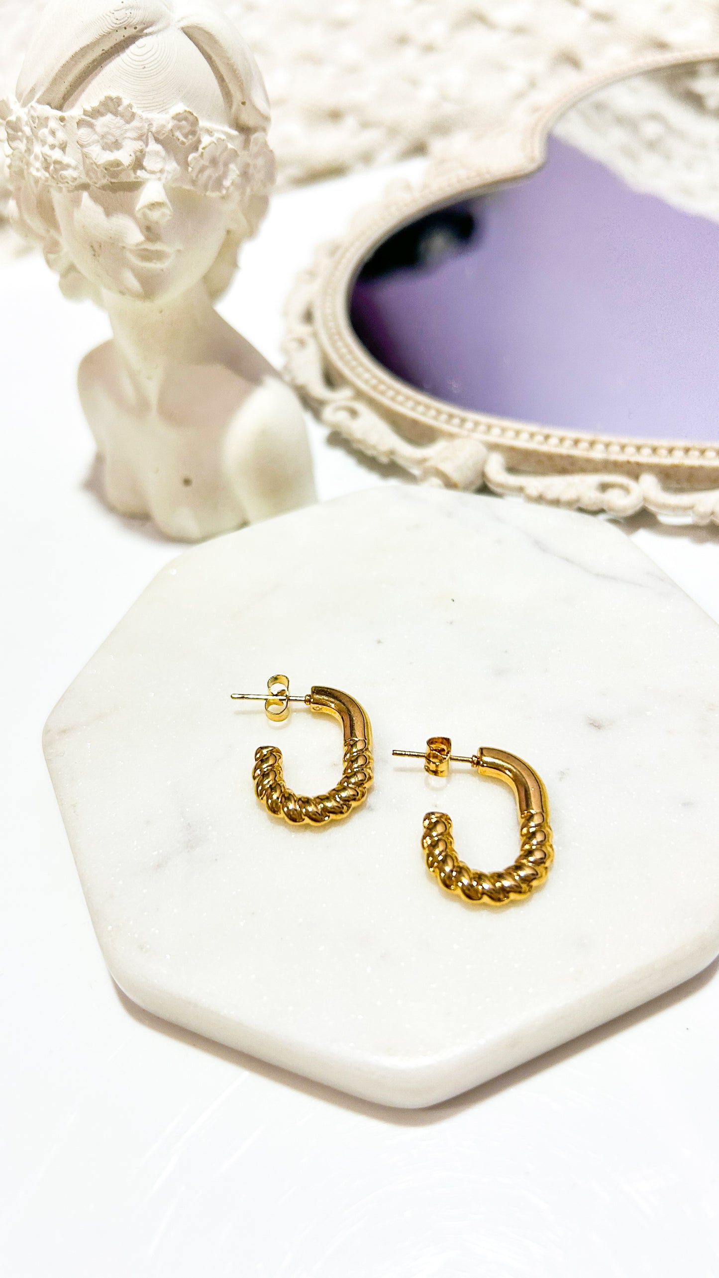 Statement half open Hoops
