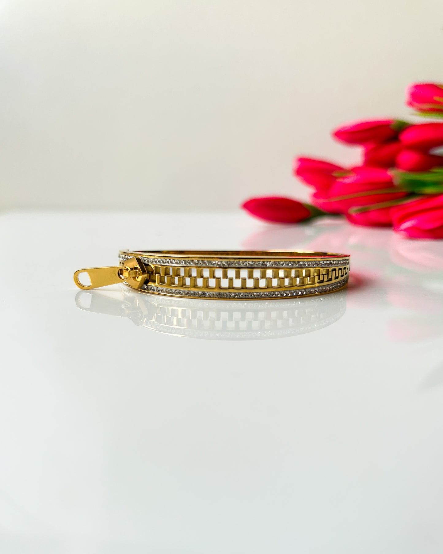 Zip detailed bracelet