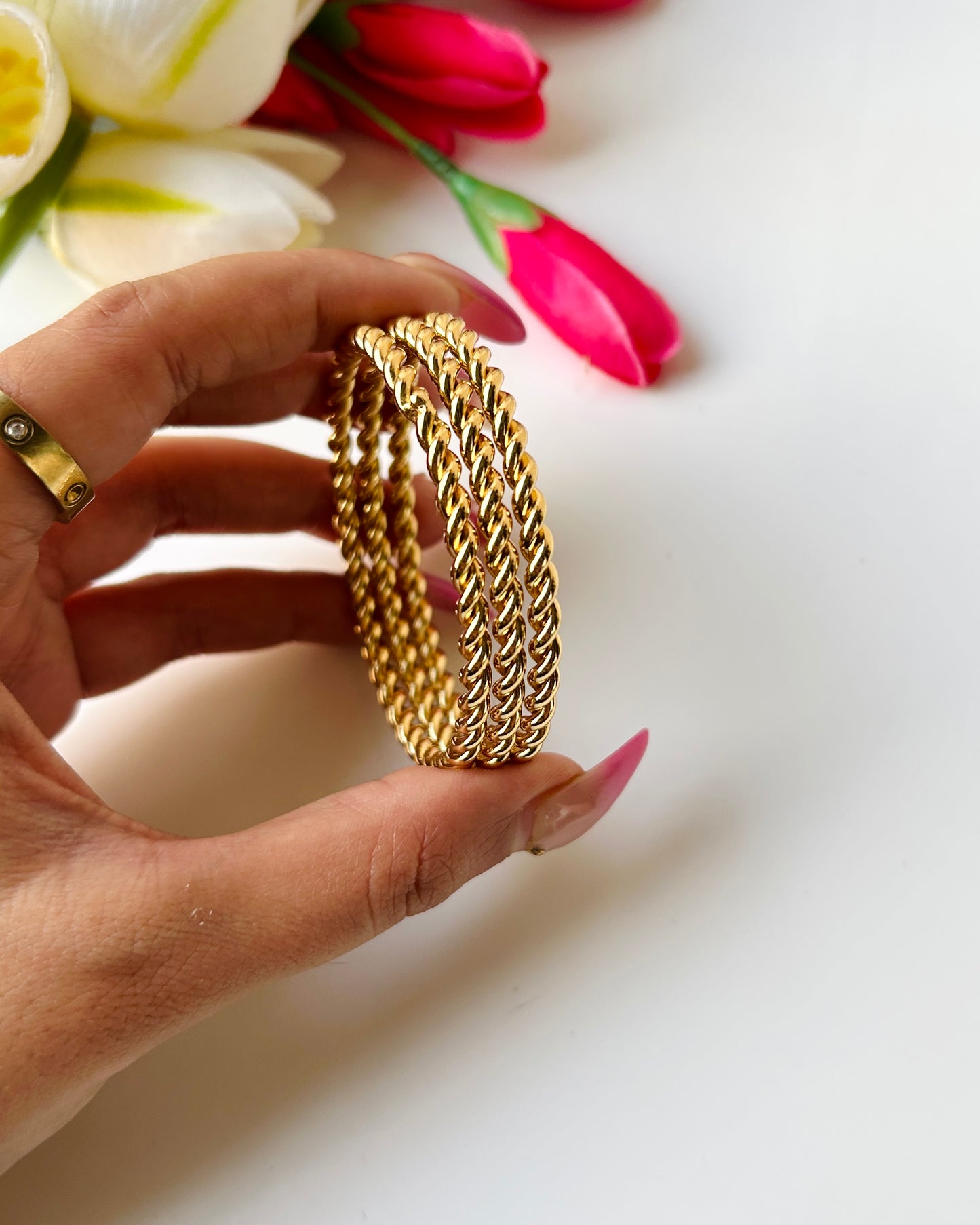 Set of 3 thin wrist bangles ( 2.2size only)