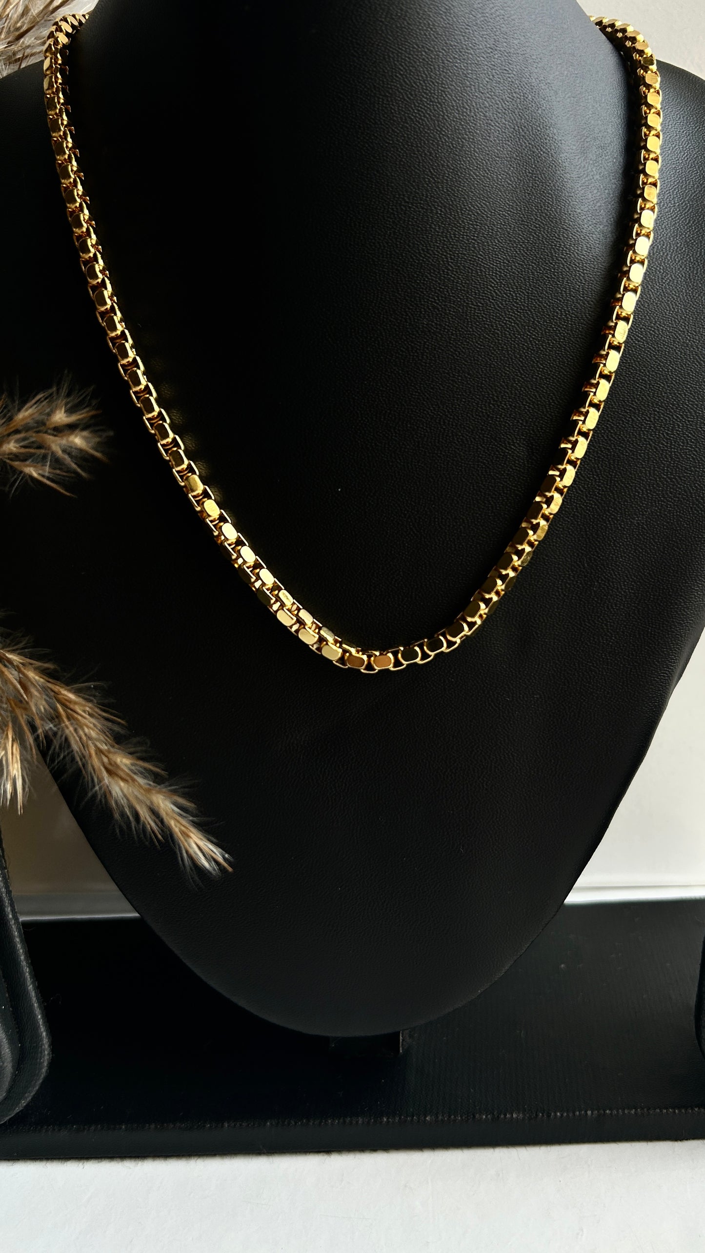 Unisex Box chain - 21 inches long