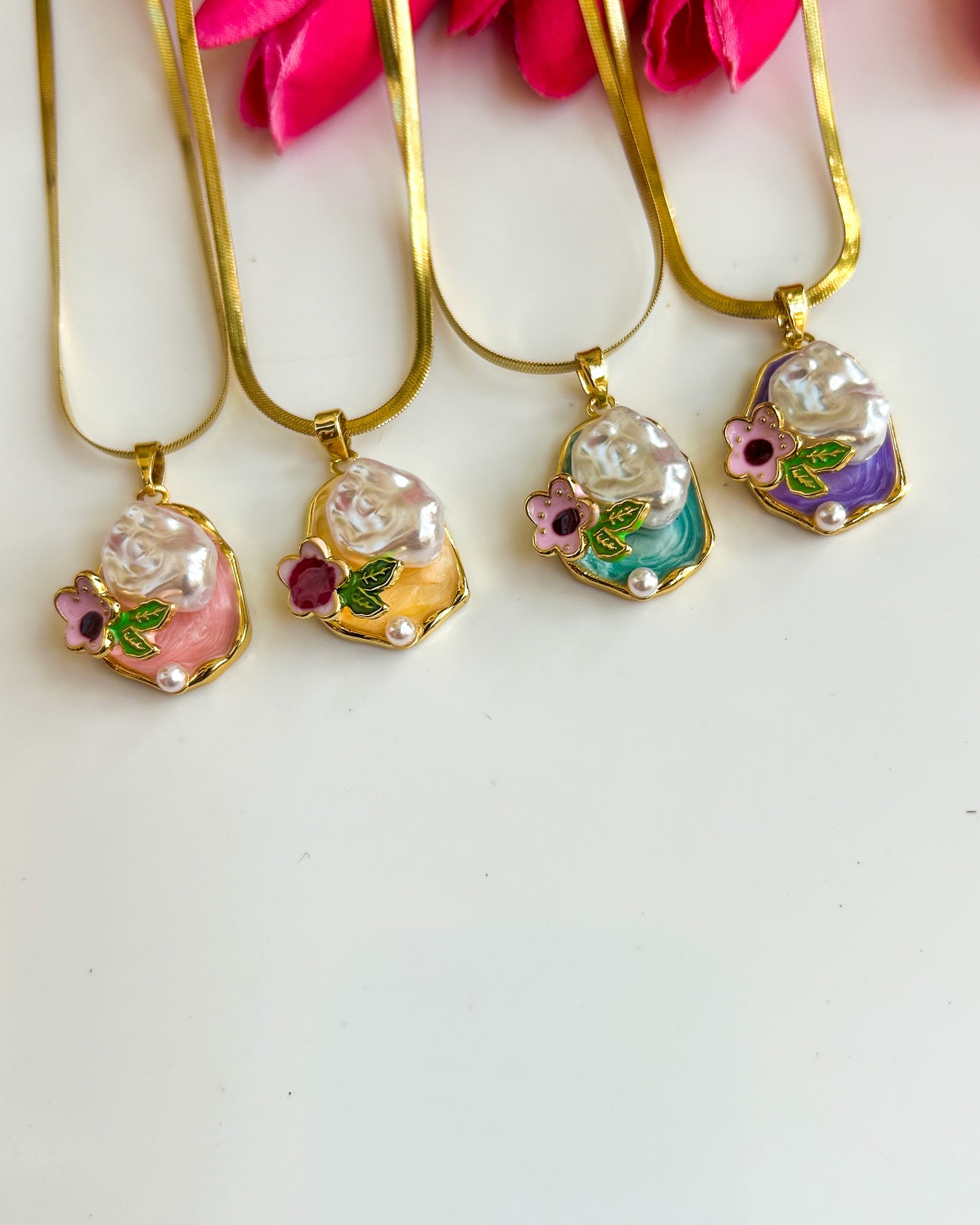 Snake chain floral necklace - vintage