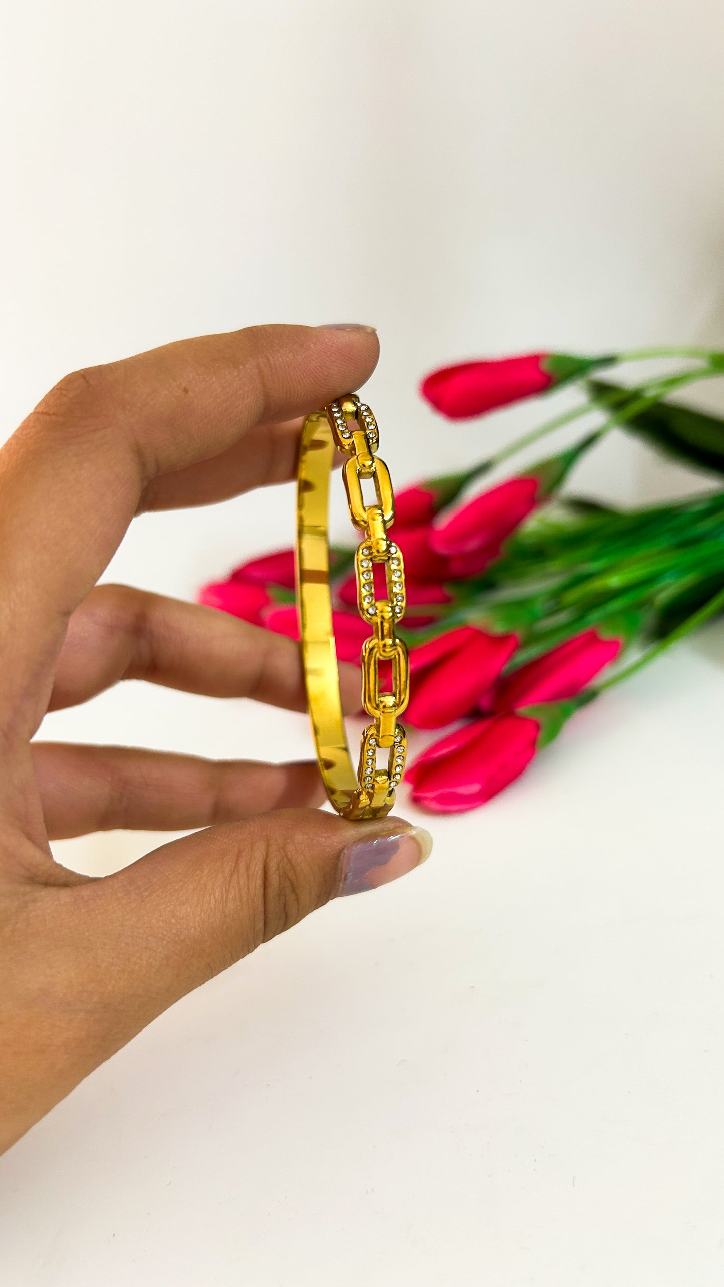 Linked love bracelet