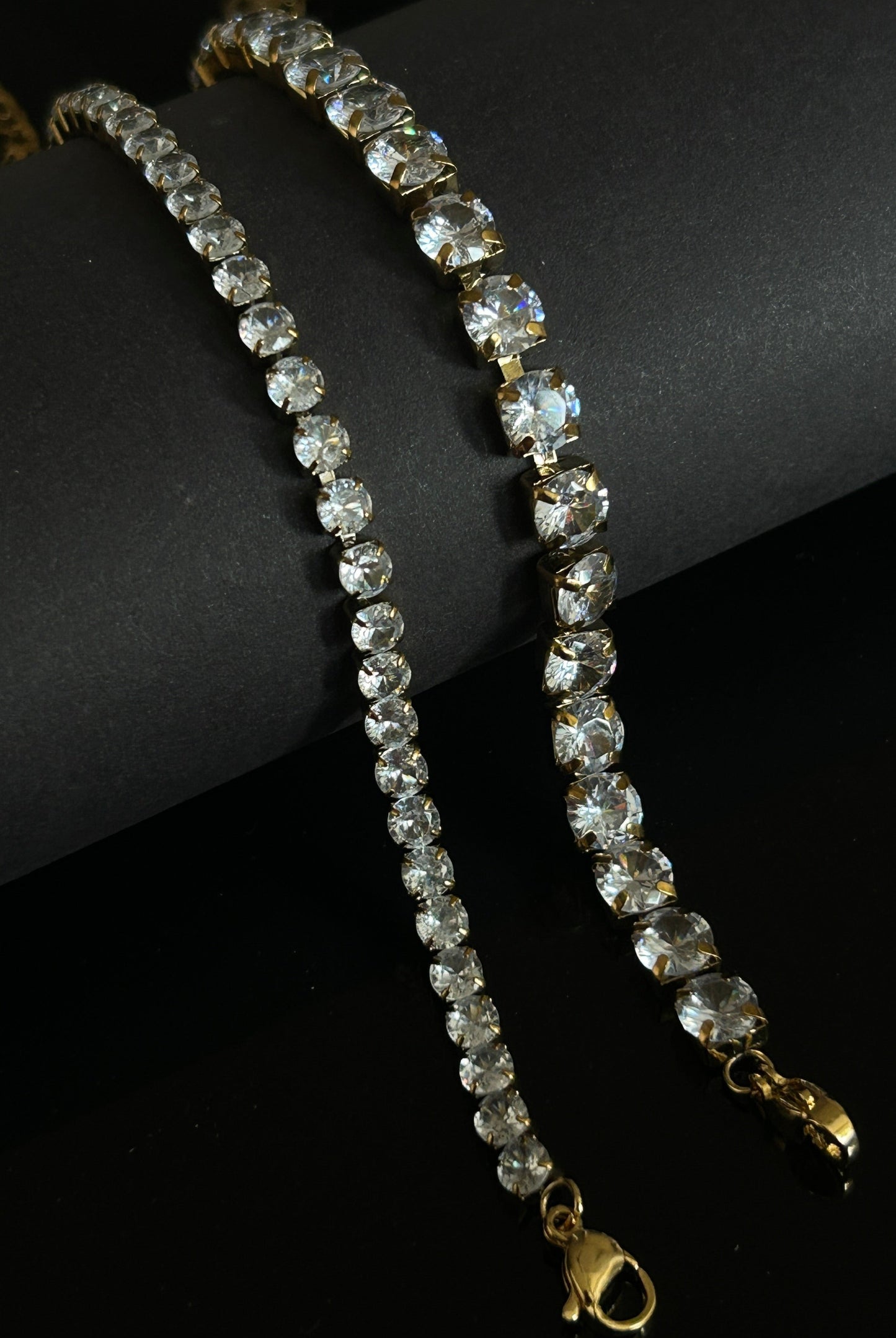 Round stone tennis bracelet