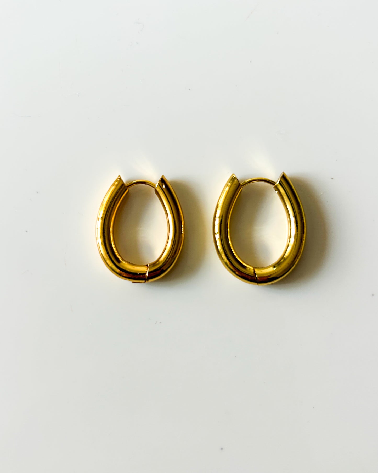 Chunky oval hoops
