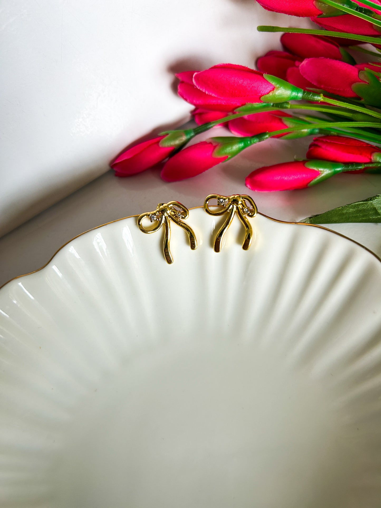 Elsa bow studs