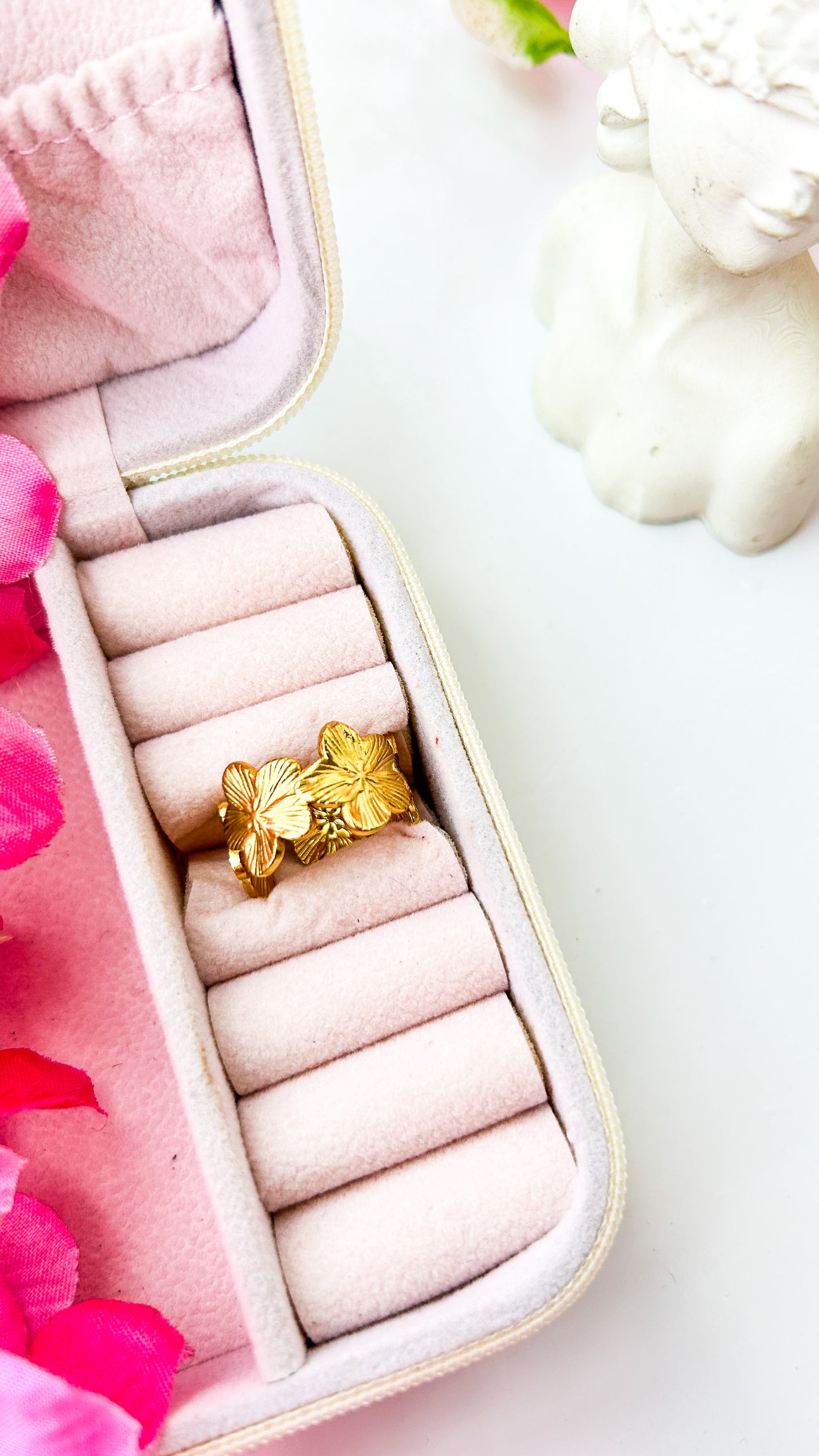Floral adjustable ring