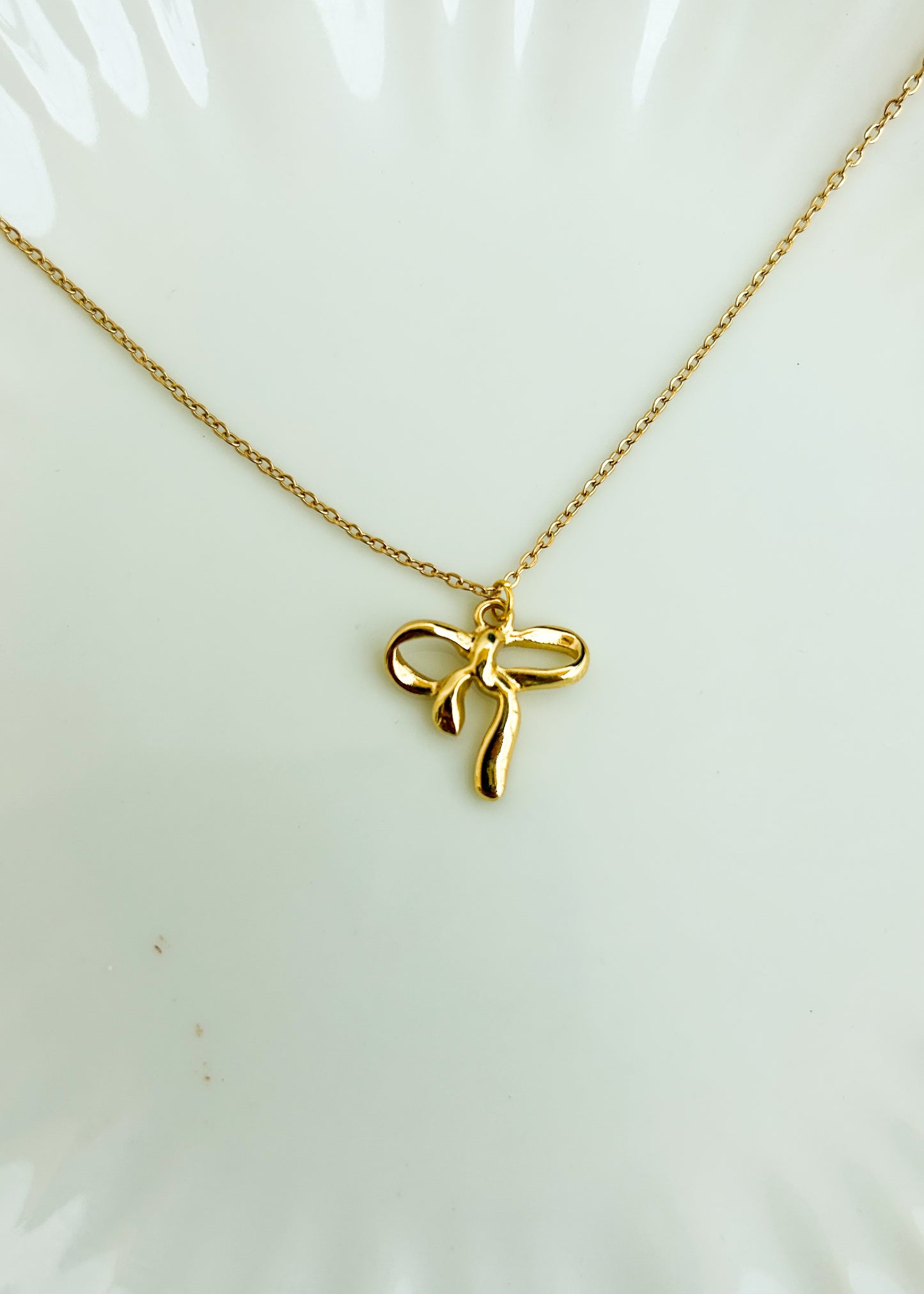 Delicate lacey bow Necklace