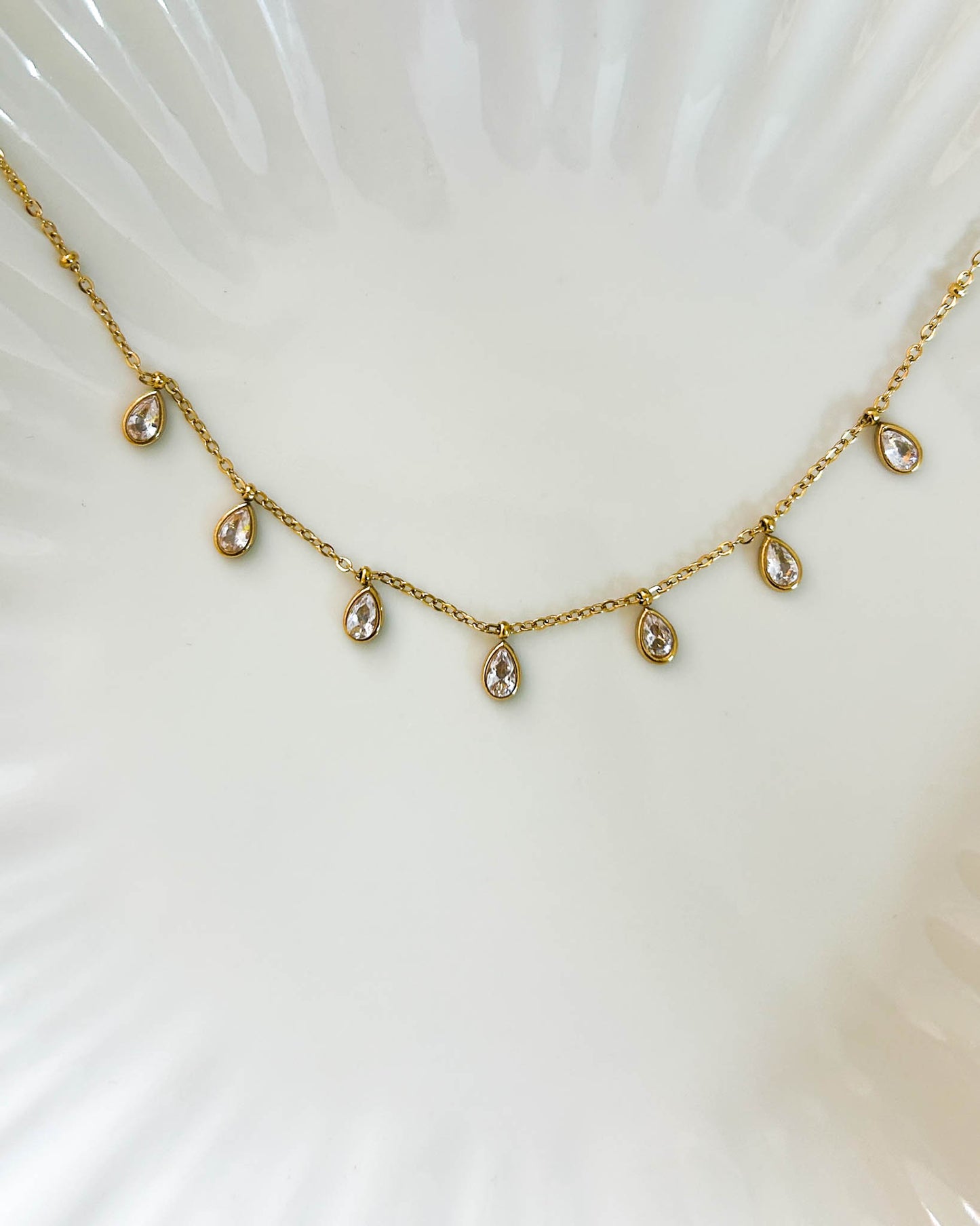 White drop stone thin chain necklace