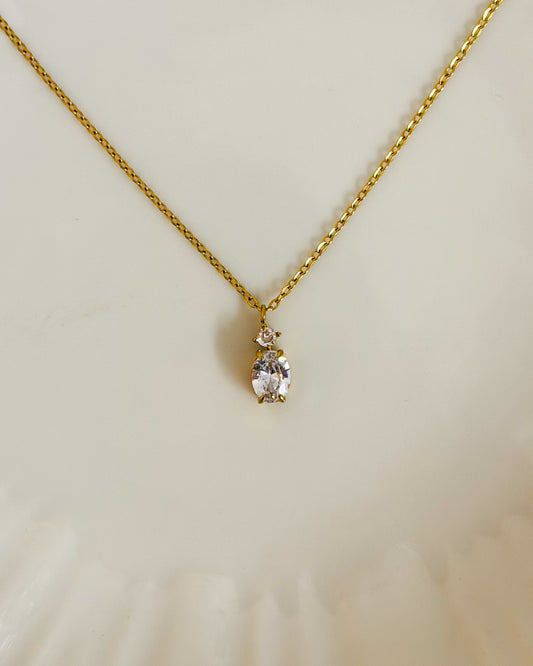 Round with oval stone necklace