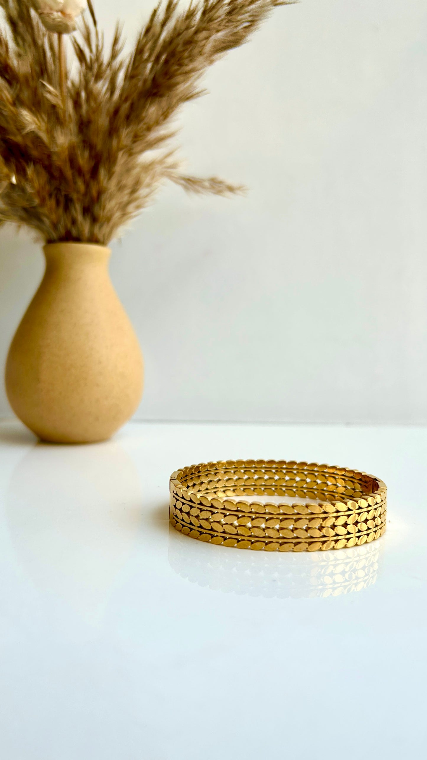 Statement leaf patterned bracelet
