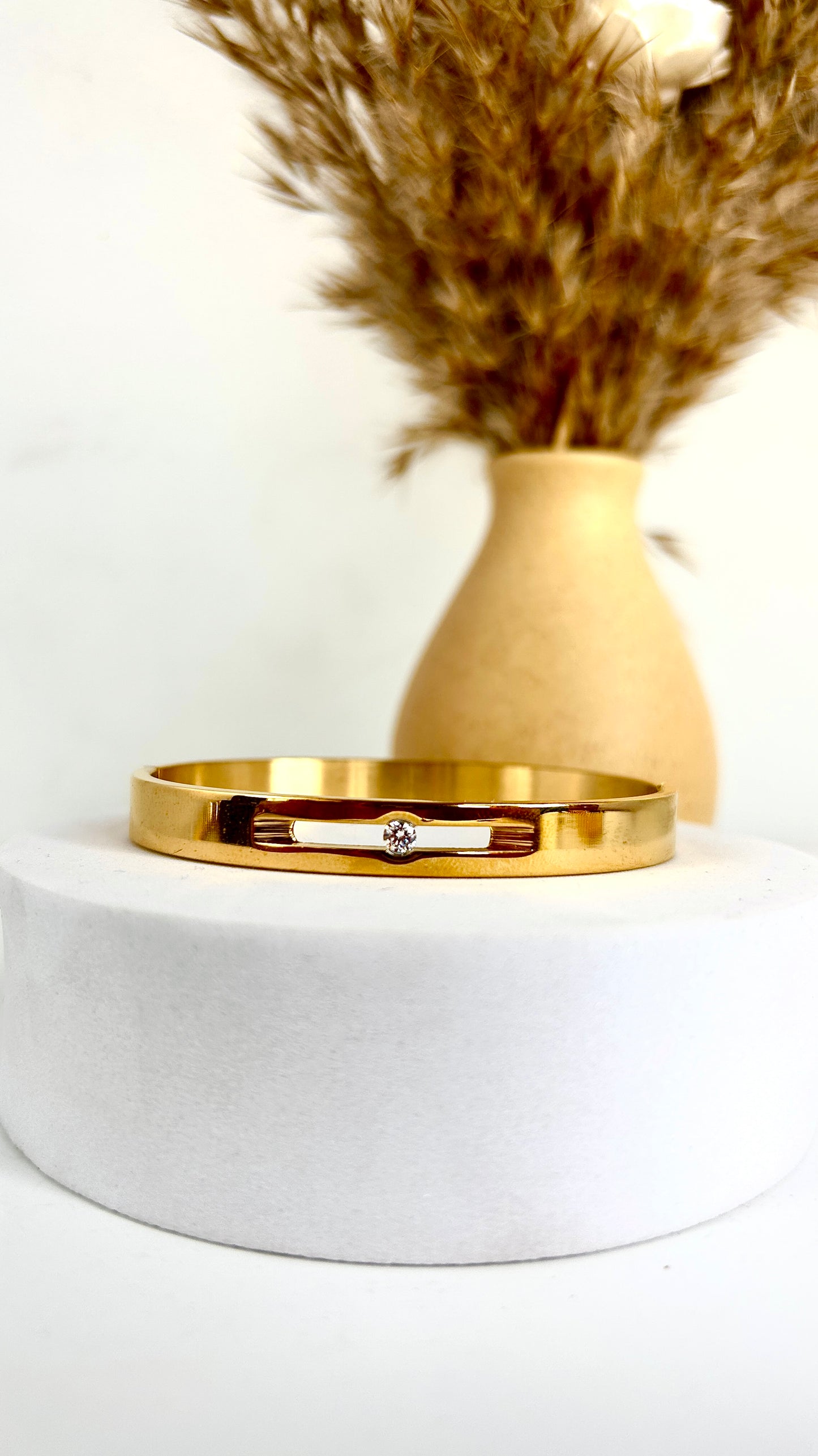 Men bracelet kada with stone detail