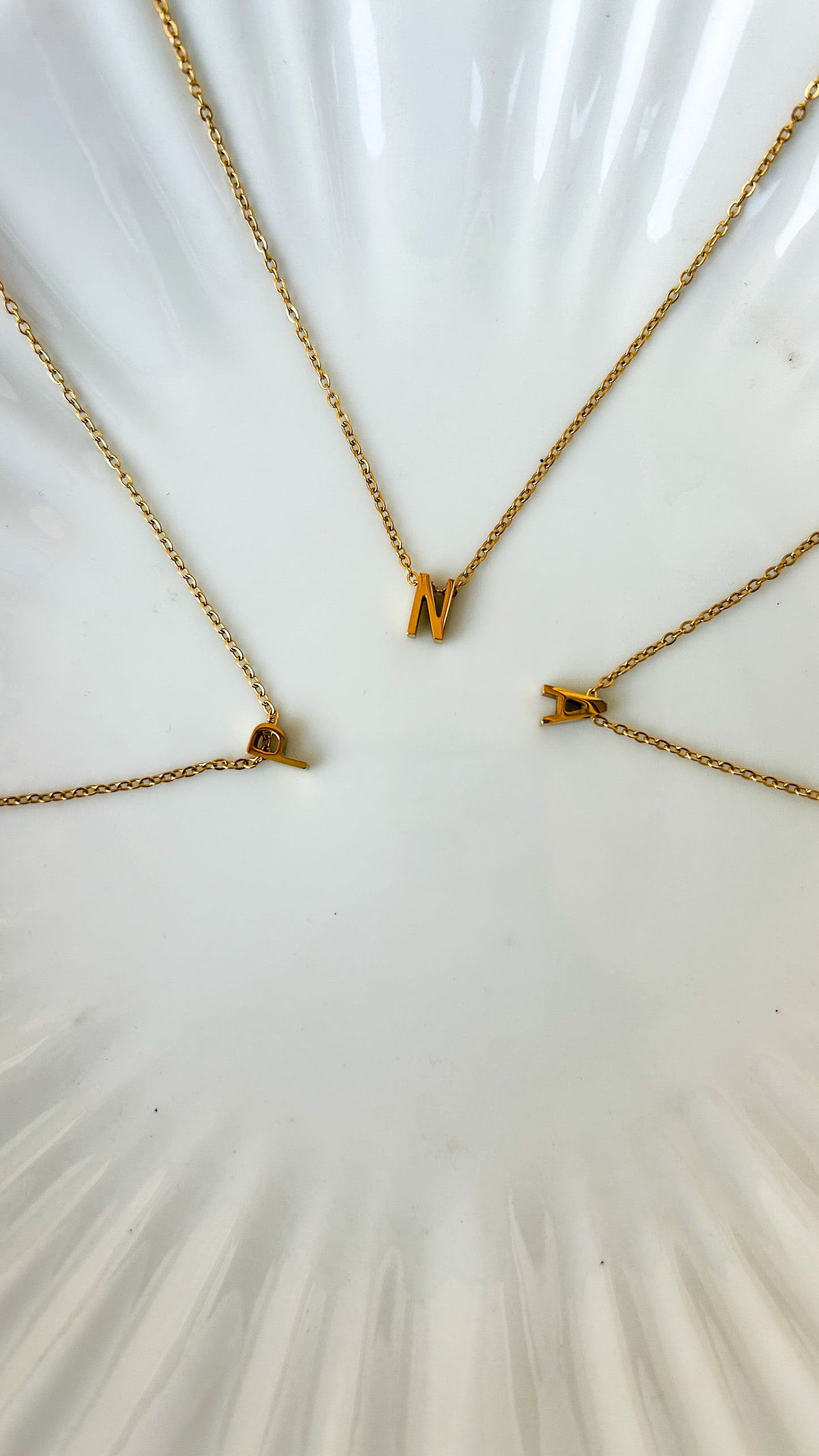Minimal initial necklace