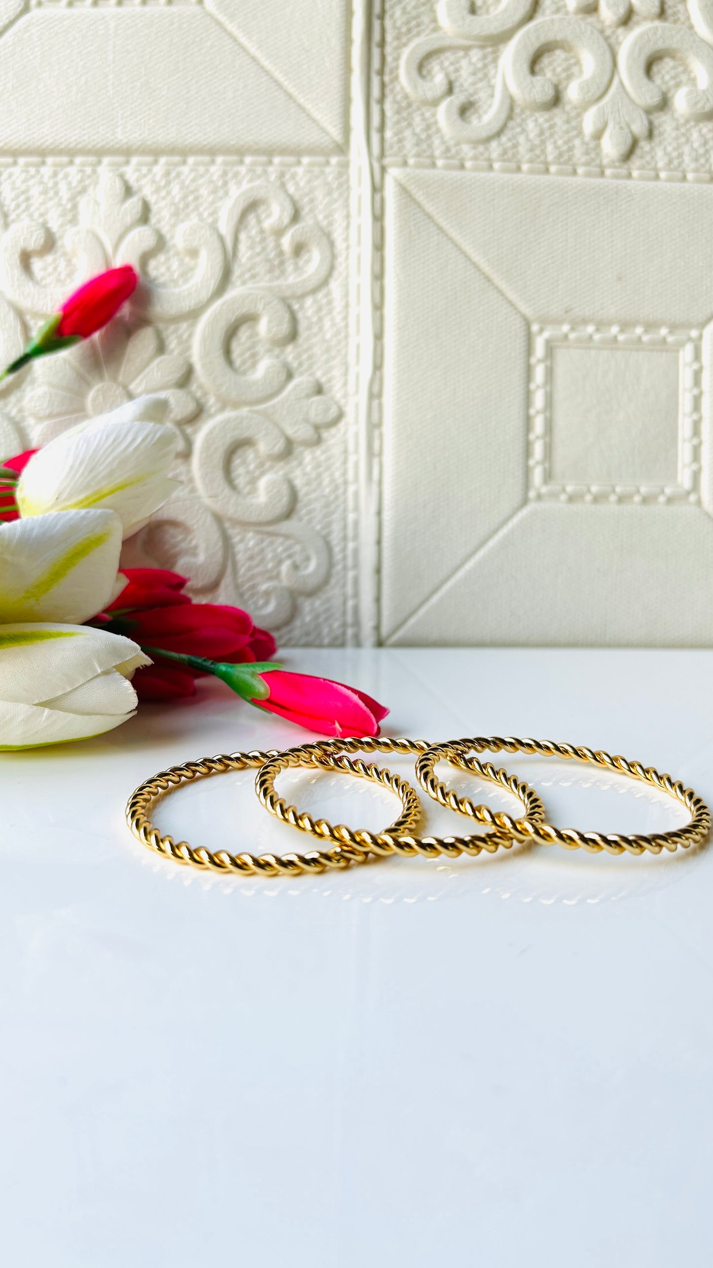 Set of 3 thin wrist bangles ( 2.2size only)