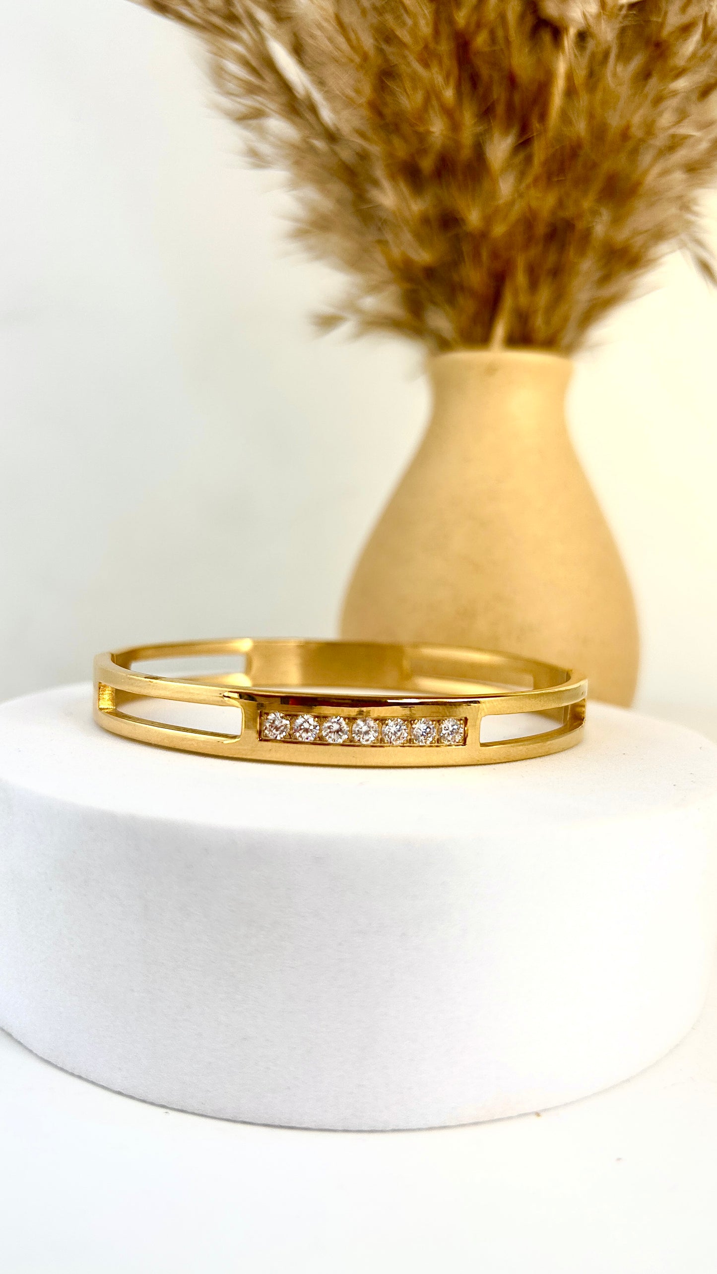 Luxe Men studded bracelet