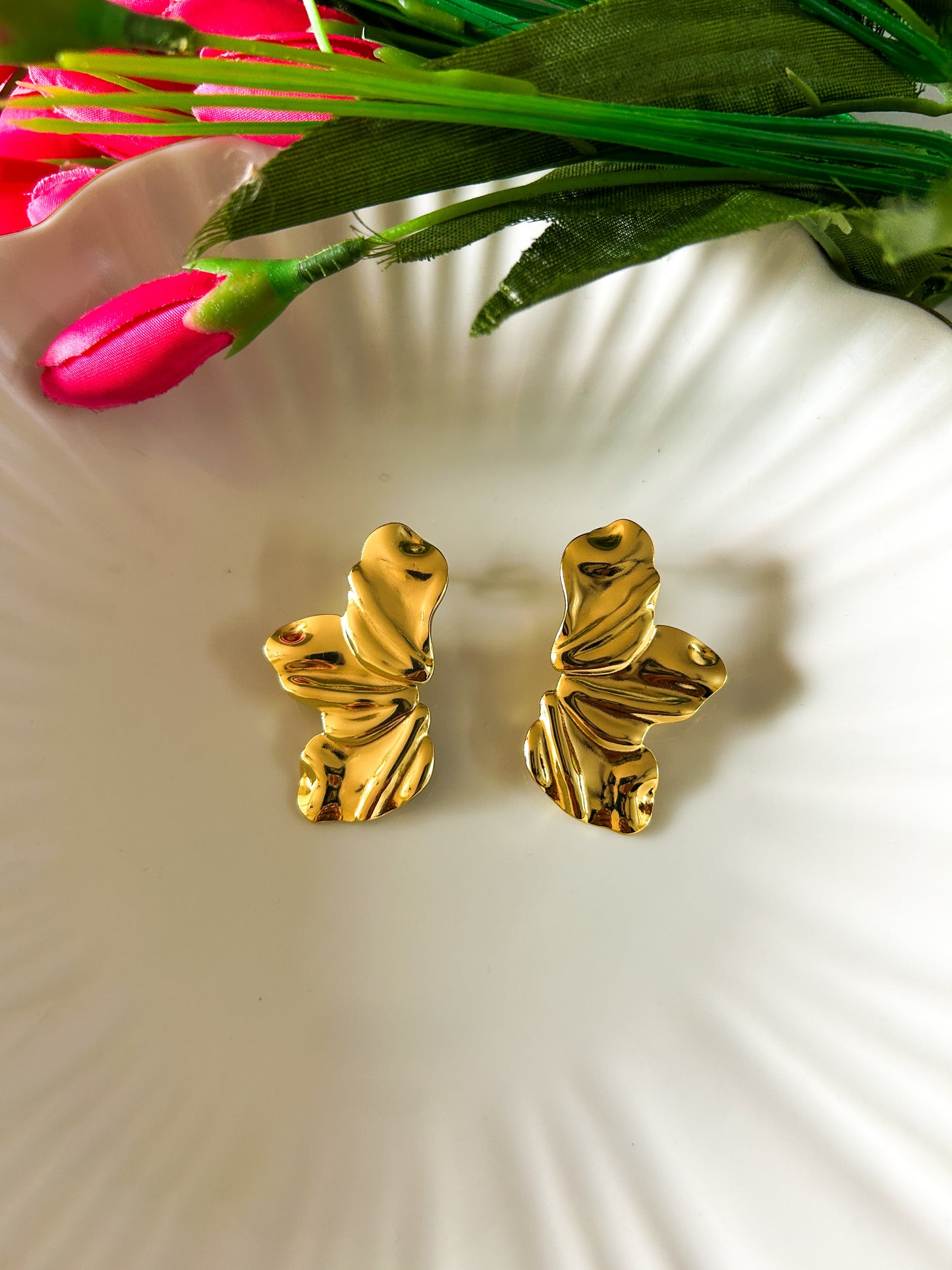 Winged studs