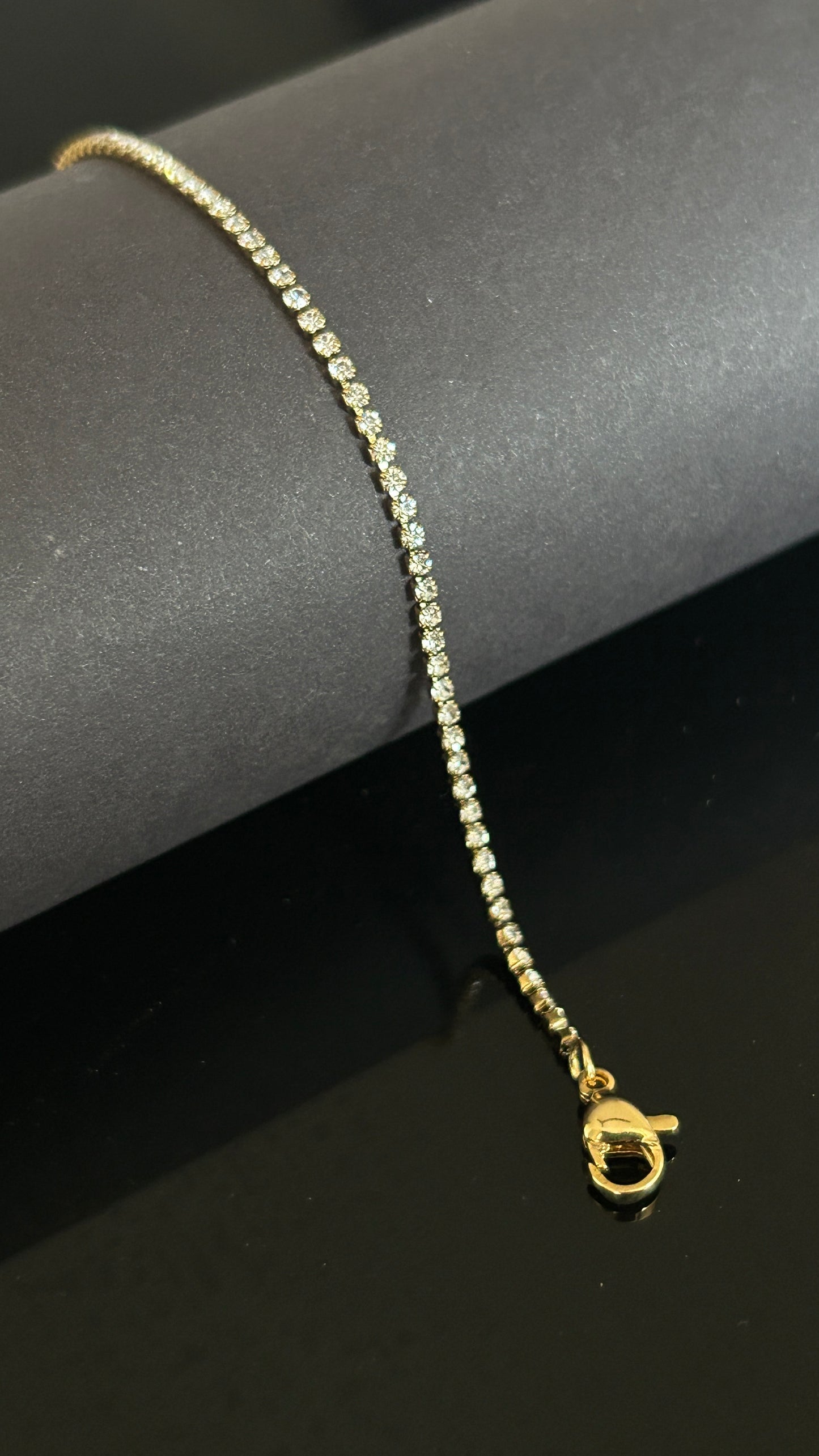 Ultra thin tennis bracelet