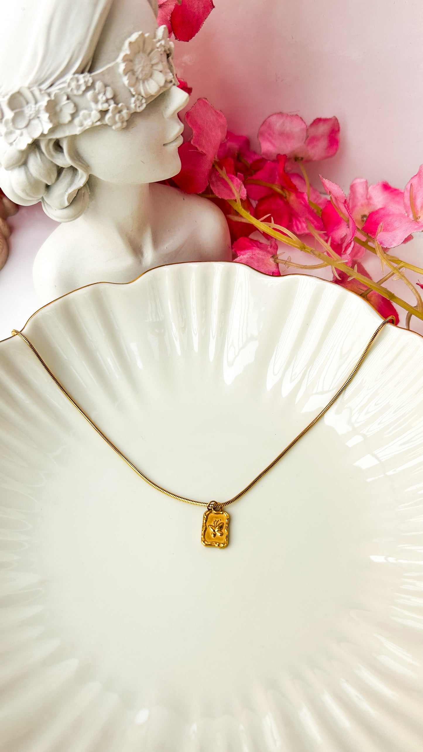 Mini butterfly necklace