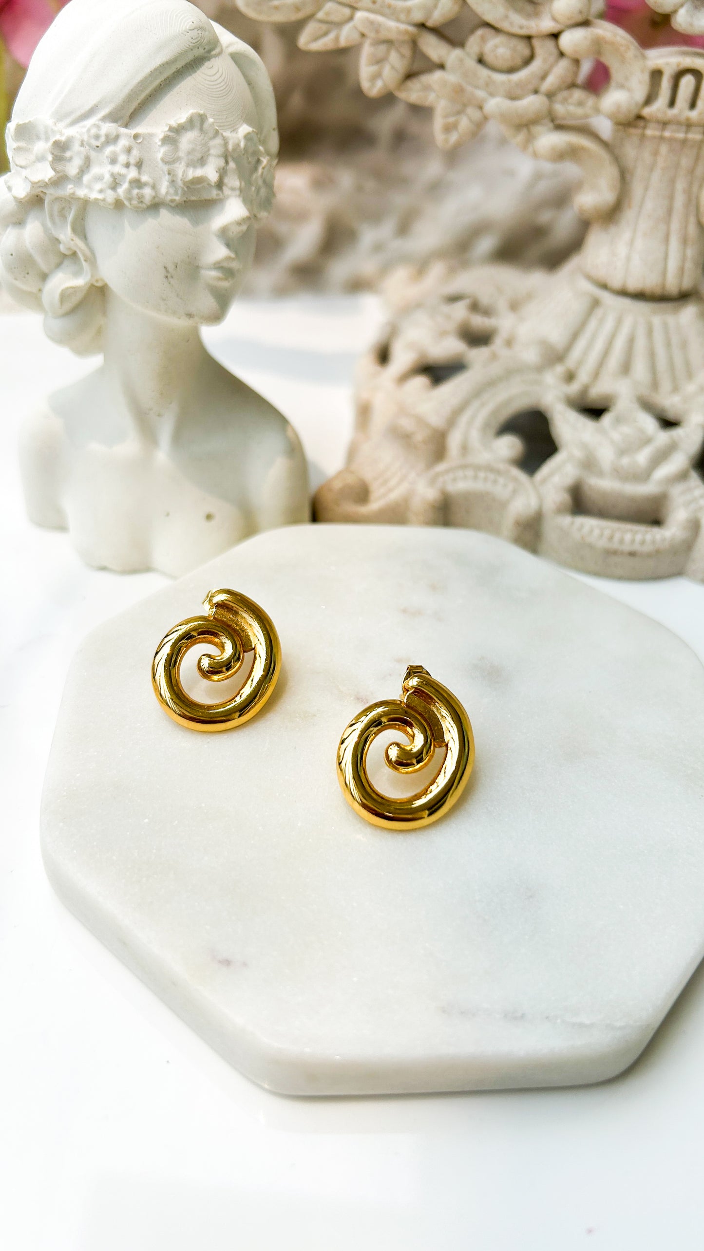 Spiral mini studs