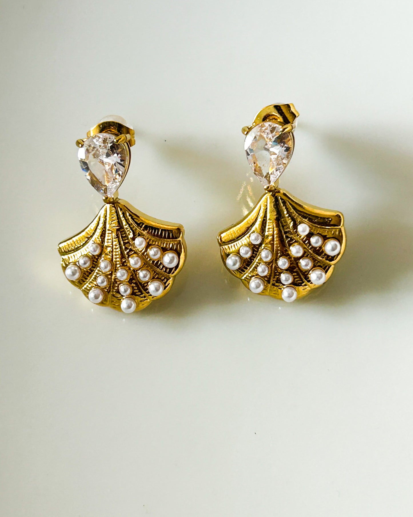 Statement pearl earrings