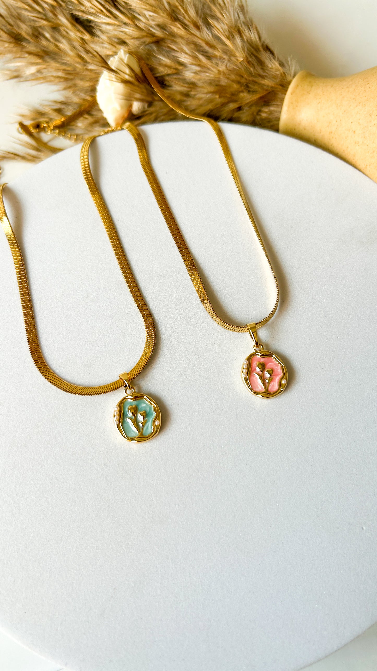Tulip vintage necklace