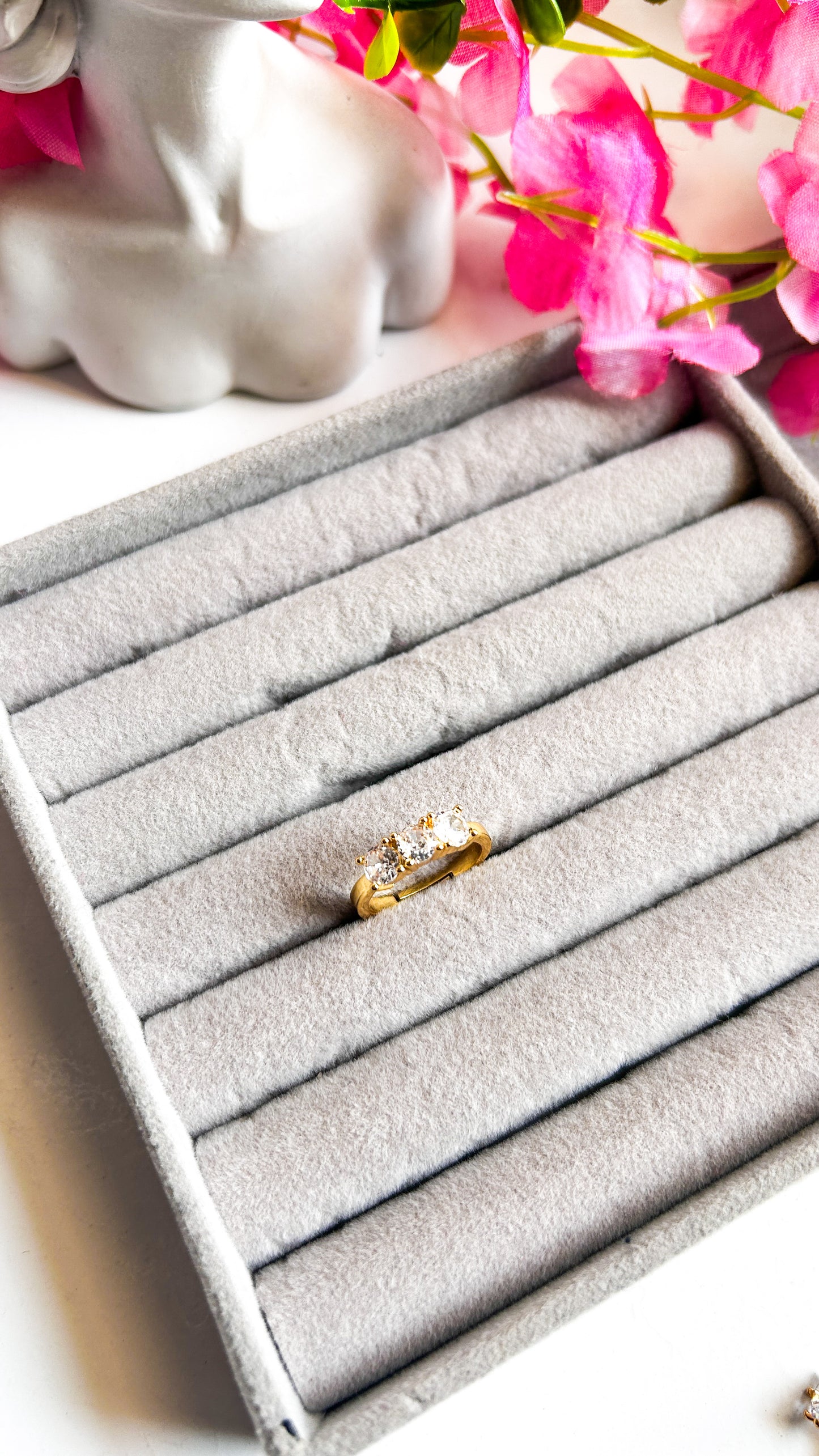 Three stone ring( adjustable)